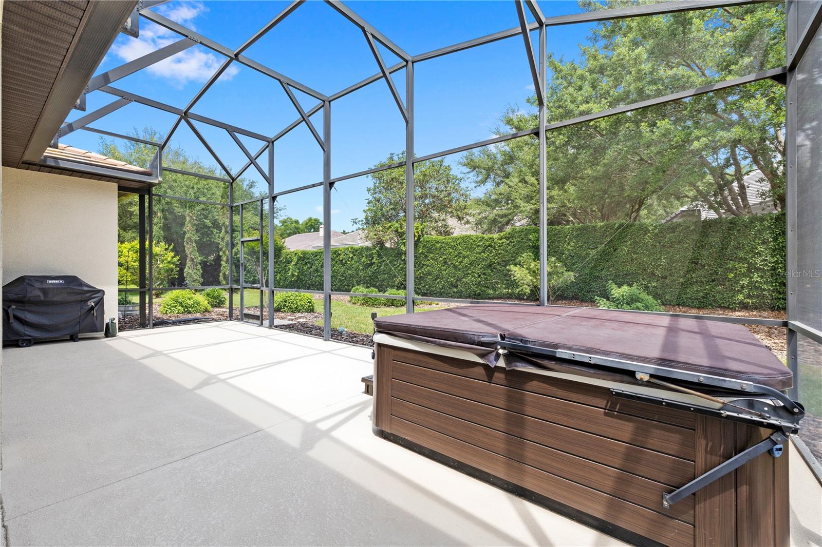 HEATHROW COUNTRY ESTATE - Residential