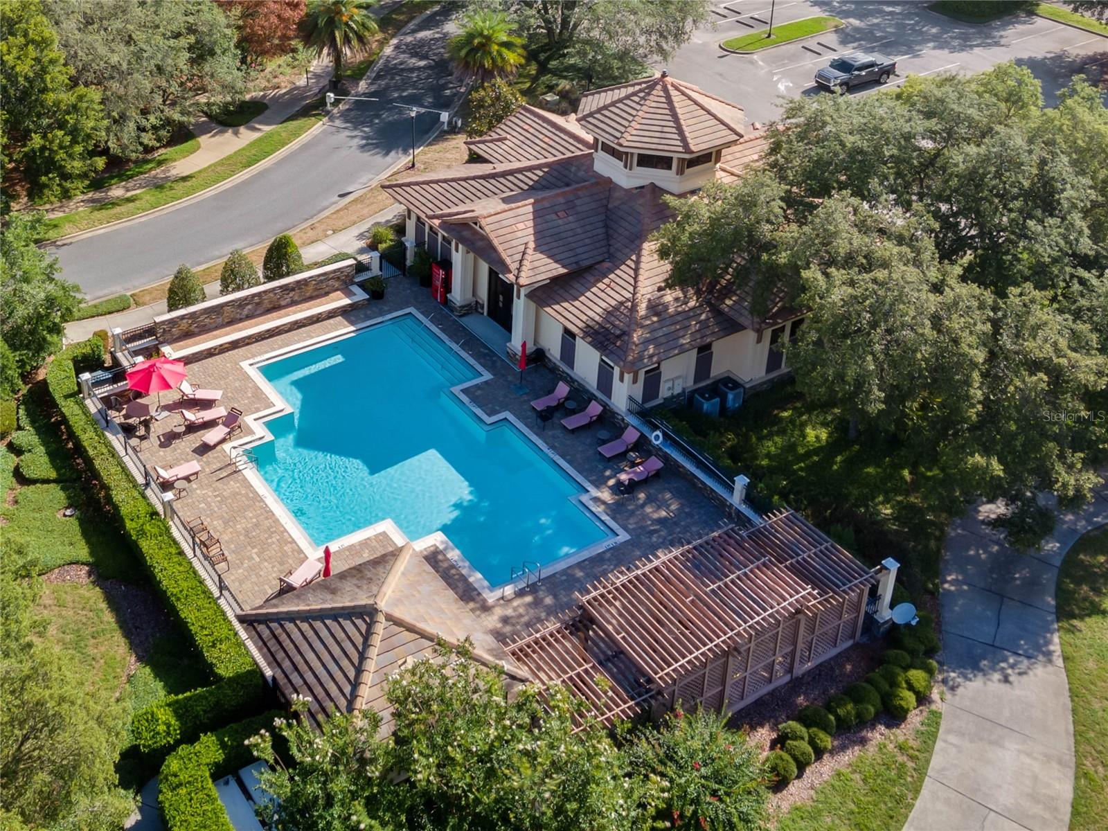 HEATHROW COUNTRY ESTATE - Residential