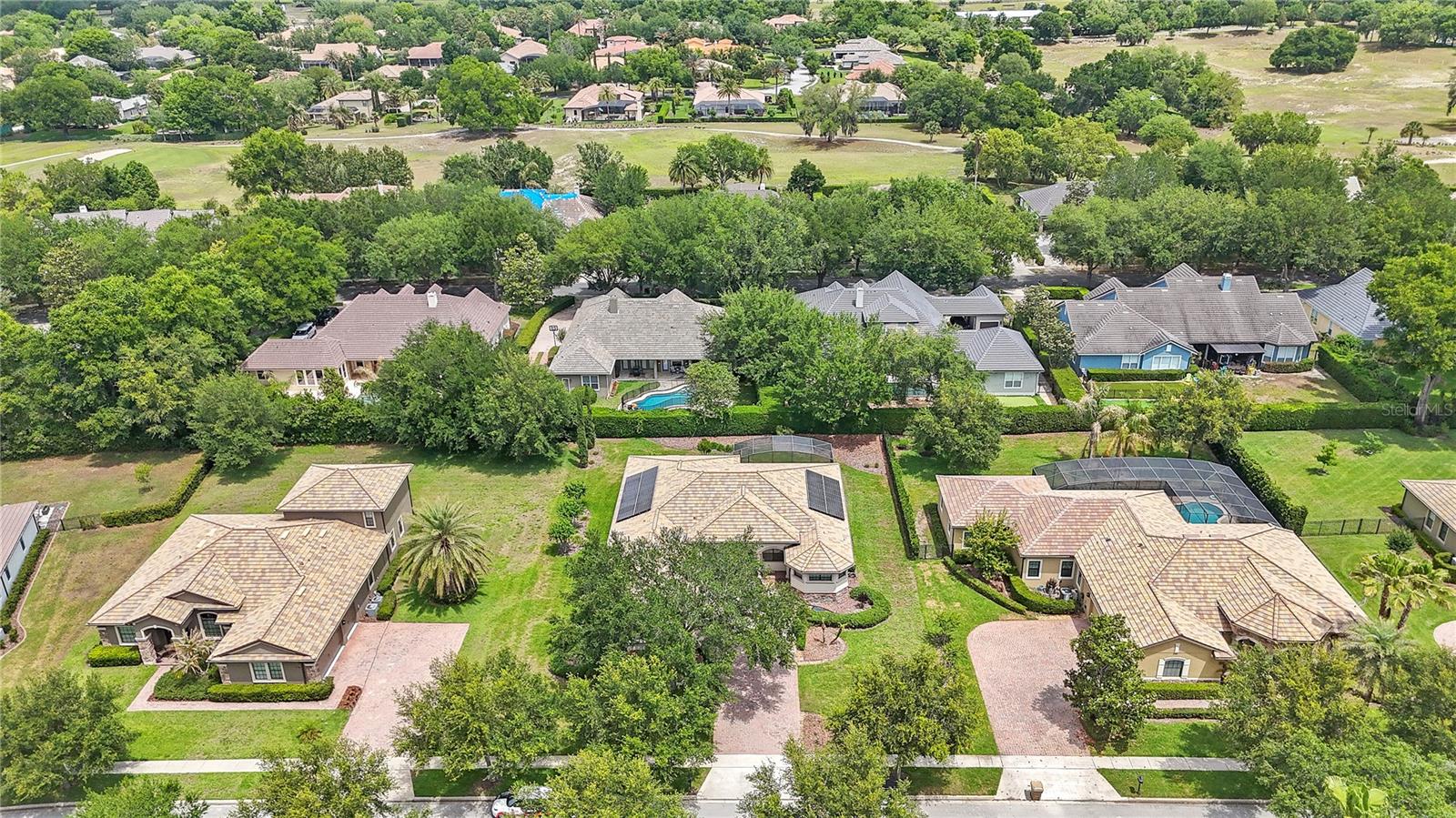 HEATHROW COUNTRY ESTATE - Residential