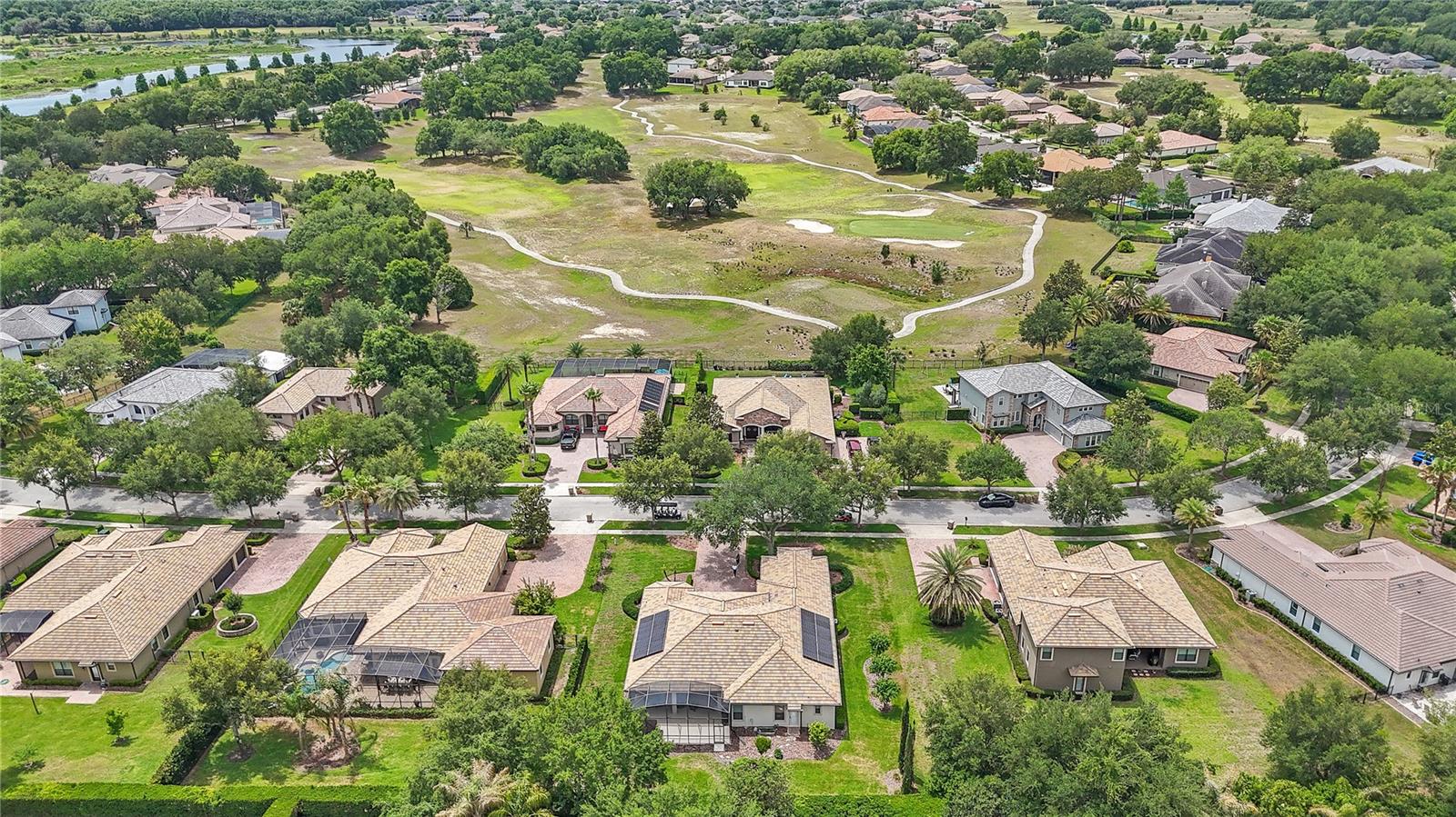 HEATHROW COUNTRY ESTATE - Residential