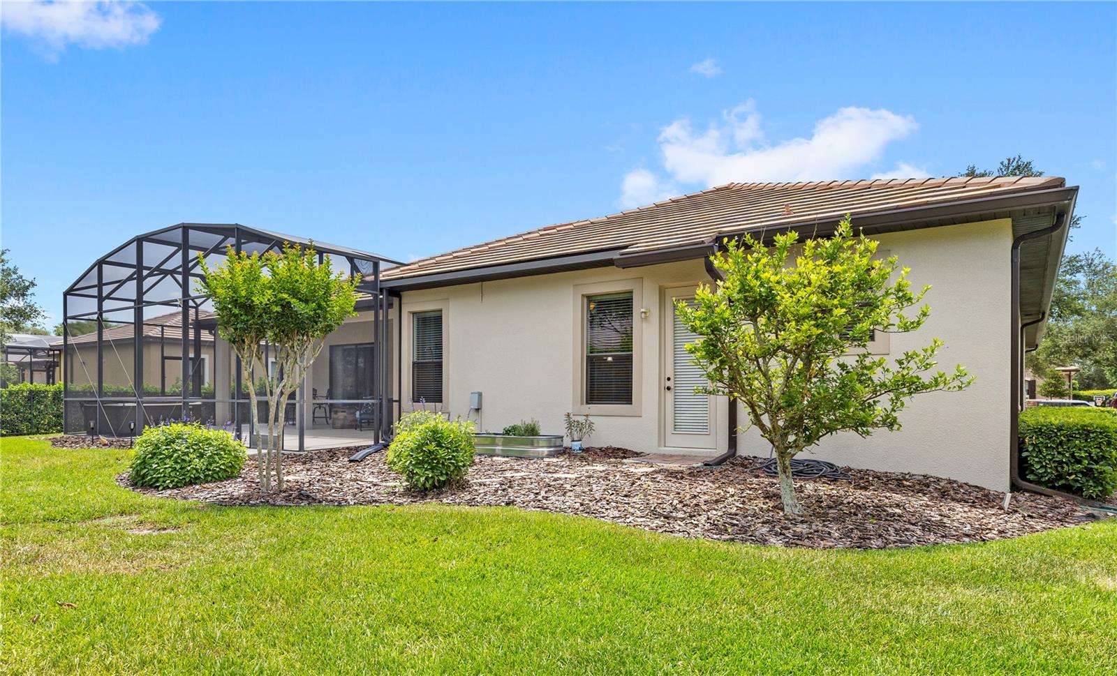HEATHROW COUNTRY ESTATE - Residential