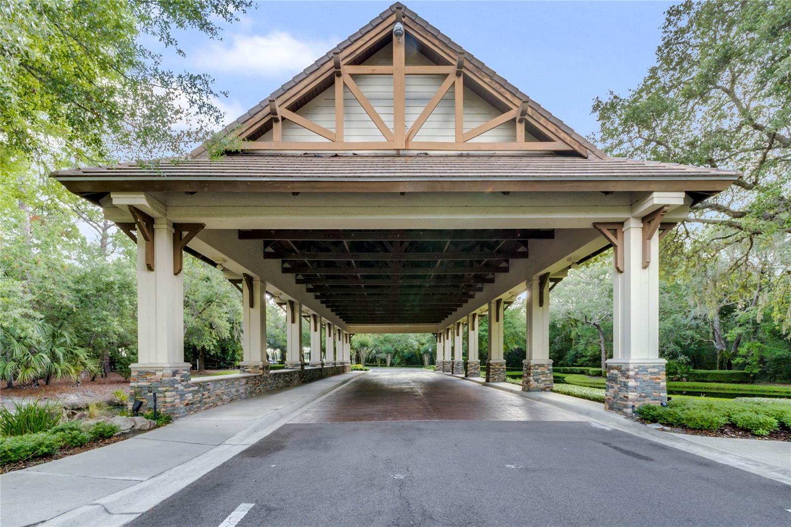 HEATHROW COUNTRY ESTATE - Residential