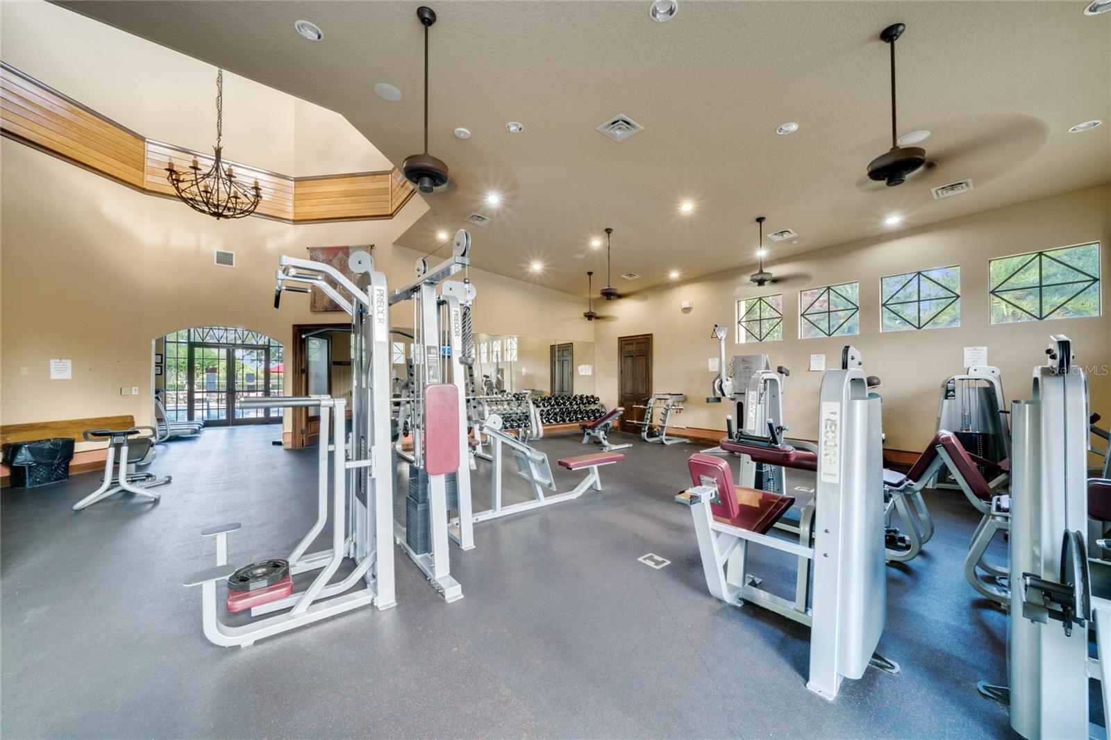 HEATHROW COUNTRY ESTATE - Residential