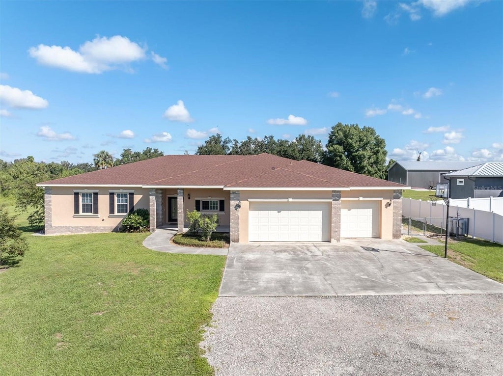 Photo of 5909 Artesian Ridge Lane, Dover, FL 33527 (MLS # TB8560361)