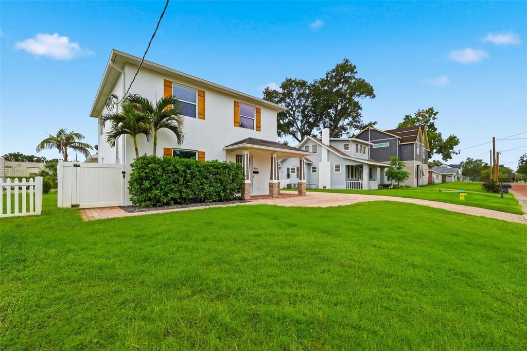 Photo of 906 W Peninsular Street, Tampa, FL 33603 (MLS # TB8551836)