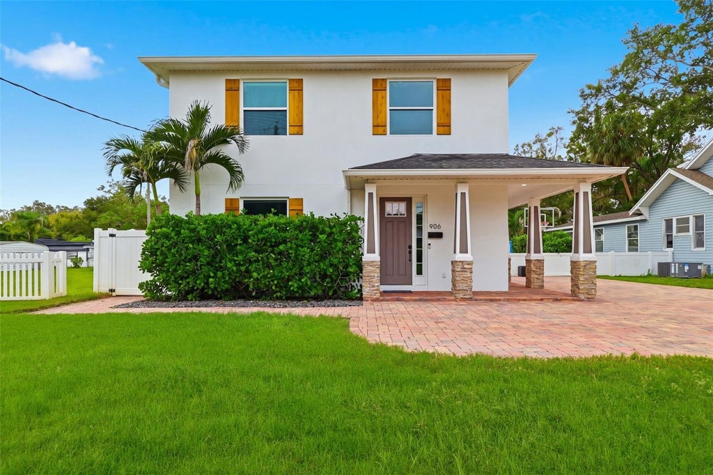 Photo of 906 W Peninsular Street, Tampa, FL 33603 (MLS # TB8551836)