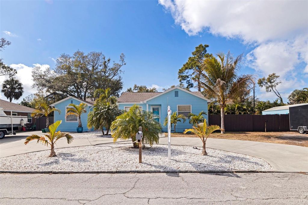 Photo of 2637 46th Street S, Gulfport, FL 33711 (MLS # TB8473964)