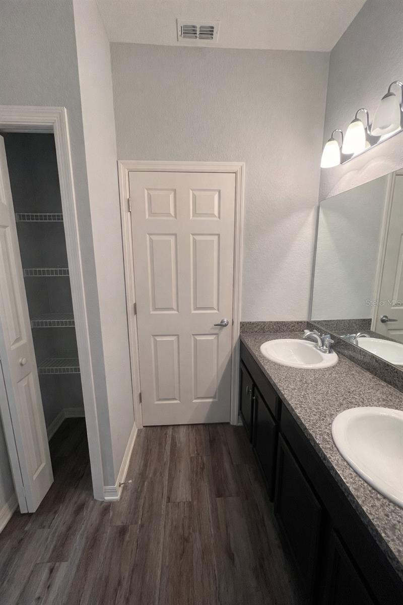 LAKES TR 04 - Residential