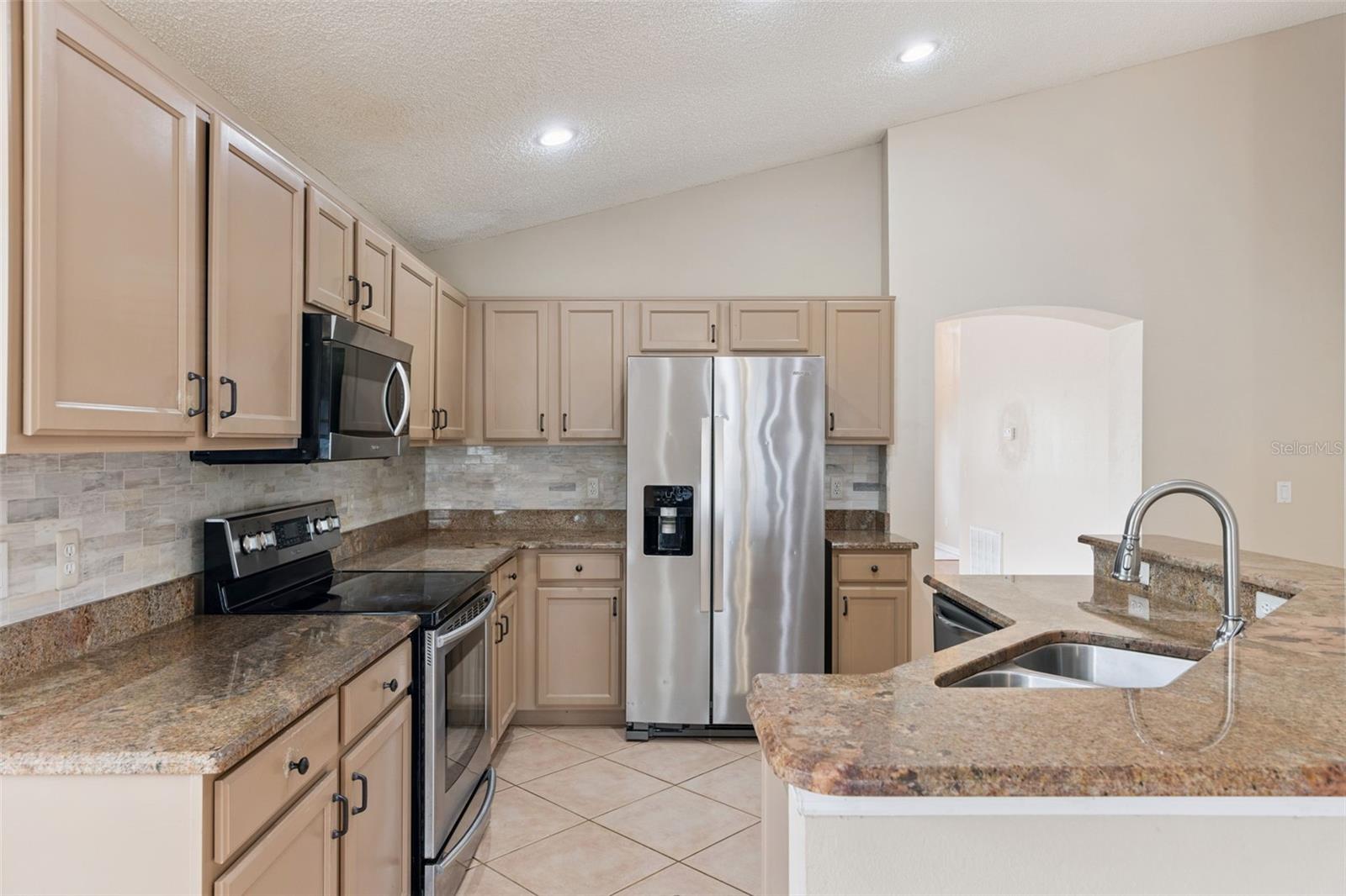 CAMBRIDGE COMMONS - Residential