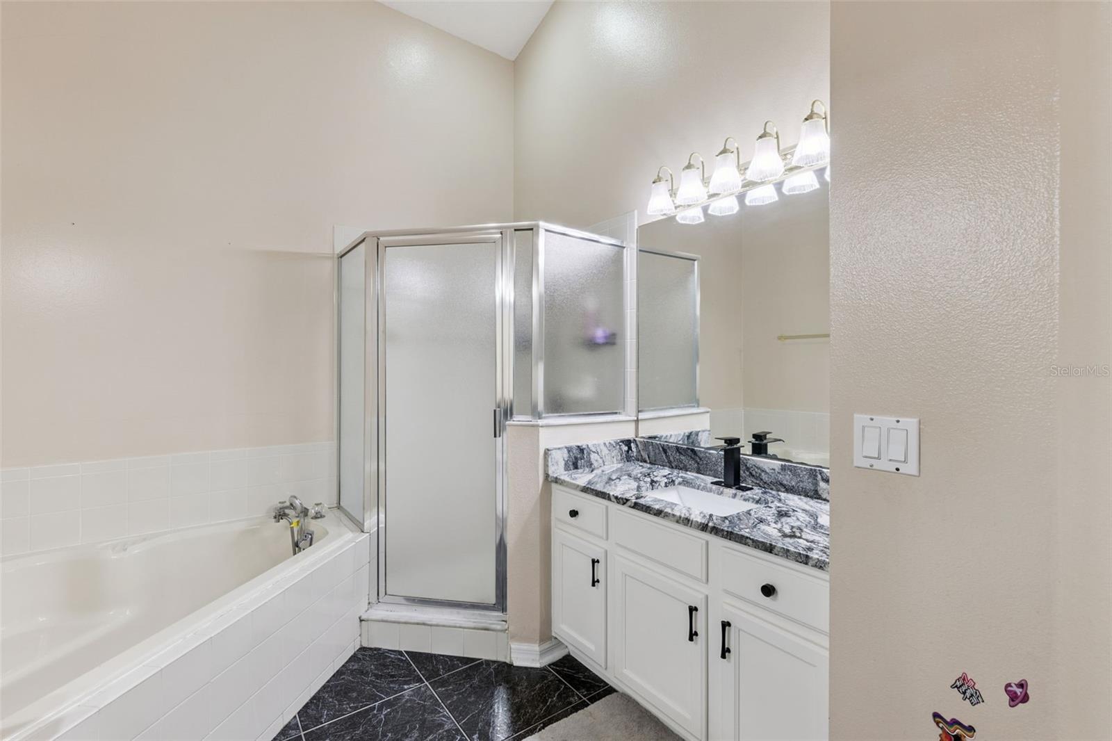 CAMBRIDGE COMMONS - Residential