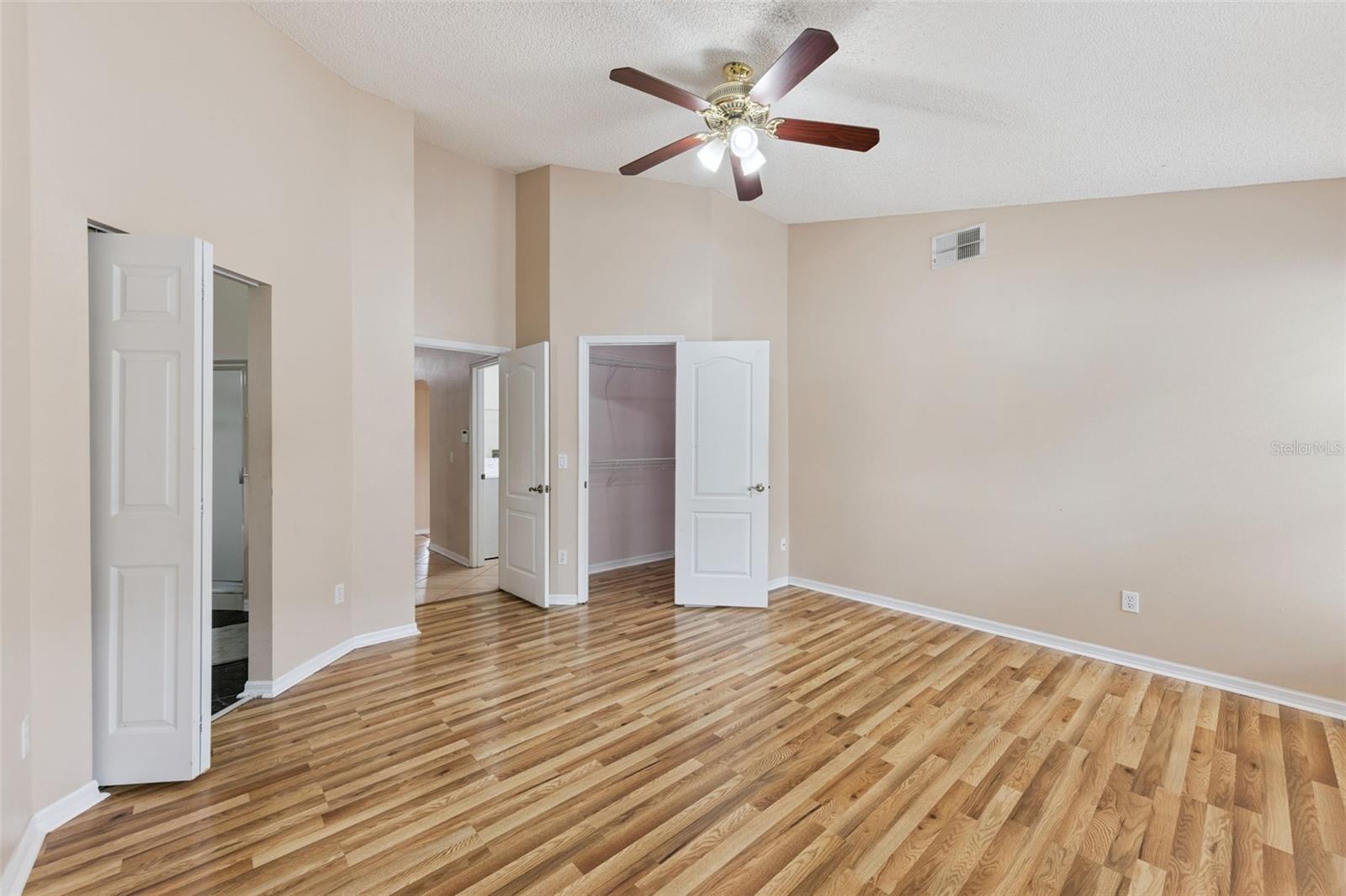 CAMBRIDGE COMMONS - Residential