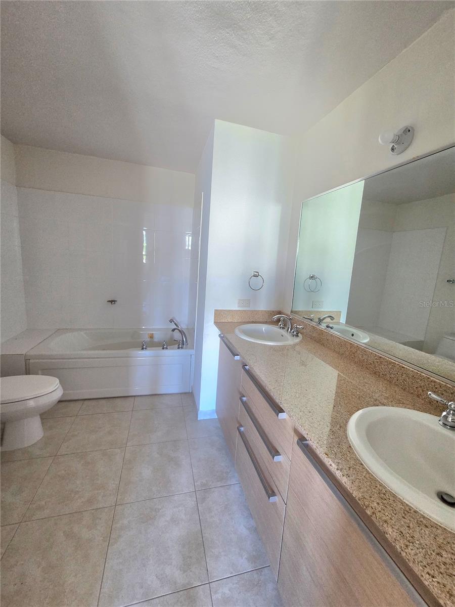 COND GRAND BAY BEACH - Residential