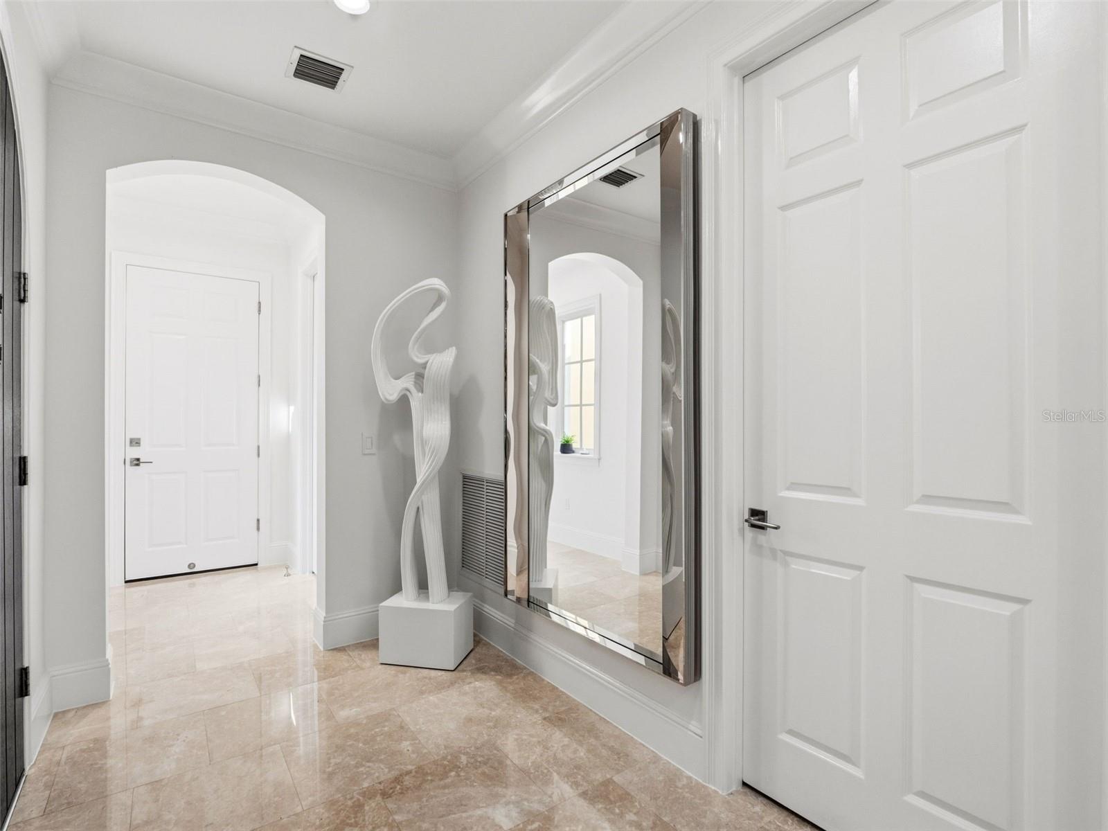 COACH HOMES/KENSINGTON SHORES - Residential