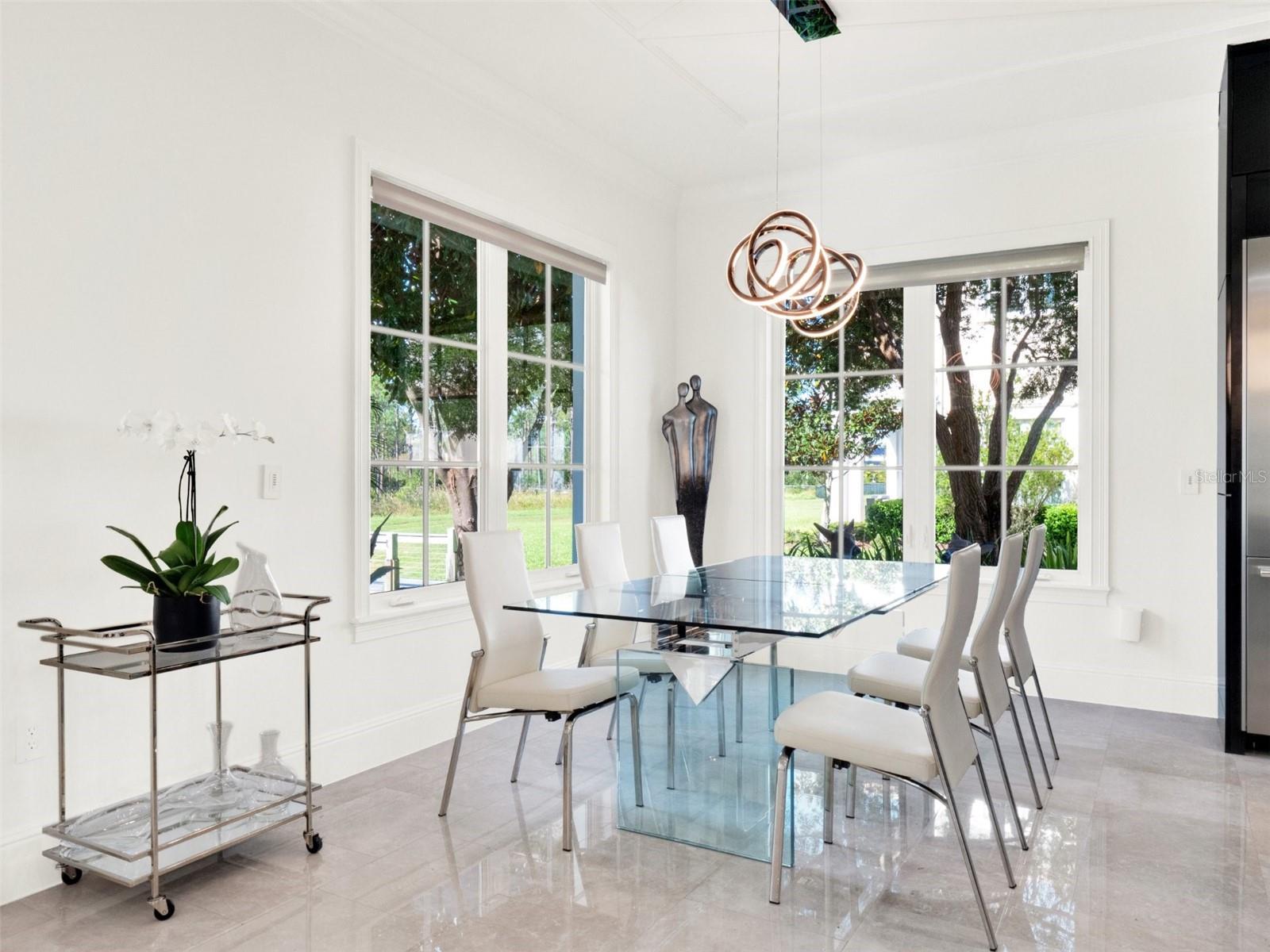 COACH HOMES/KENSINGTON SHORES - Residential