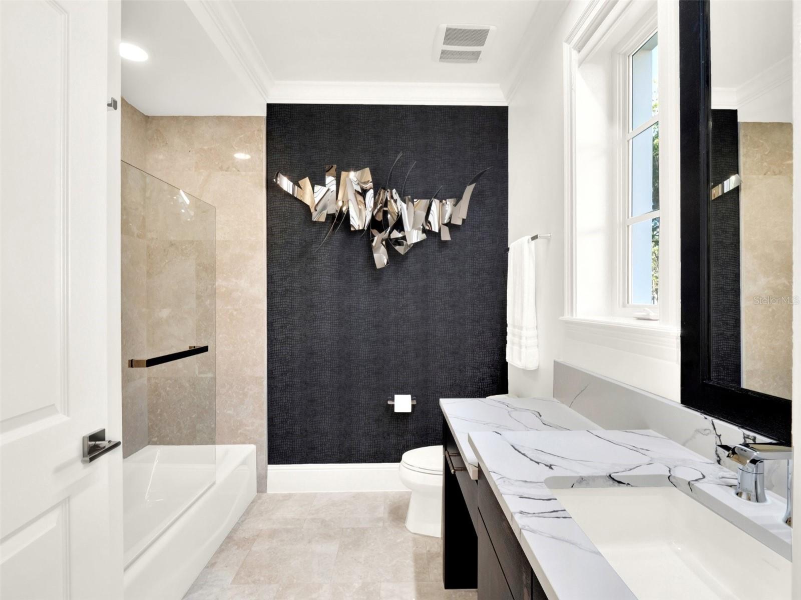 COACH HOMES/KENSINGTON SHORES - Residential