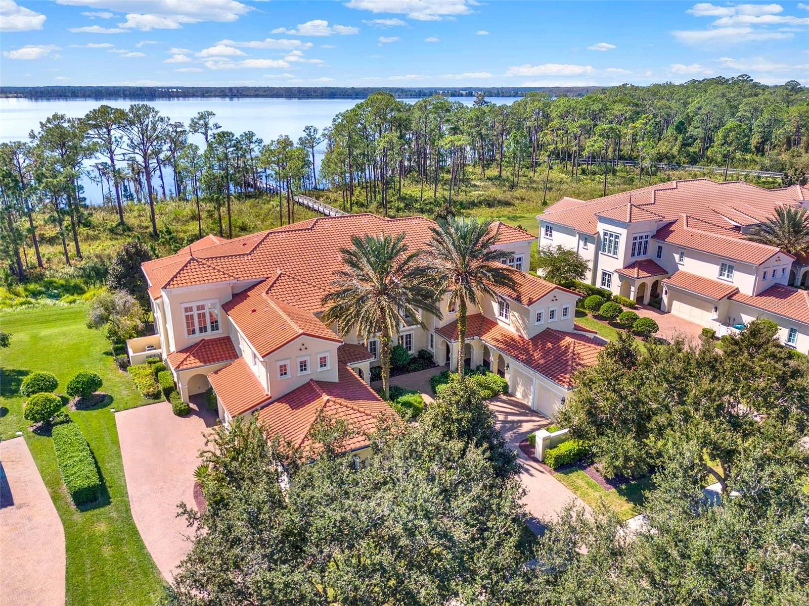 COACH HOMES/KENSINGTON SHORES - Residential