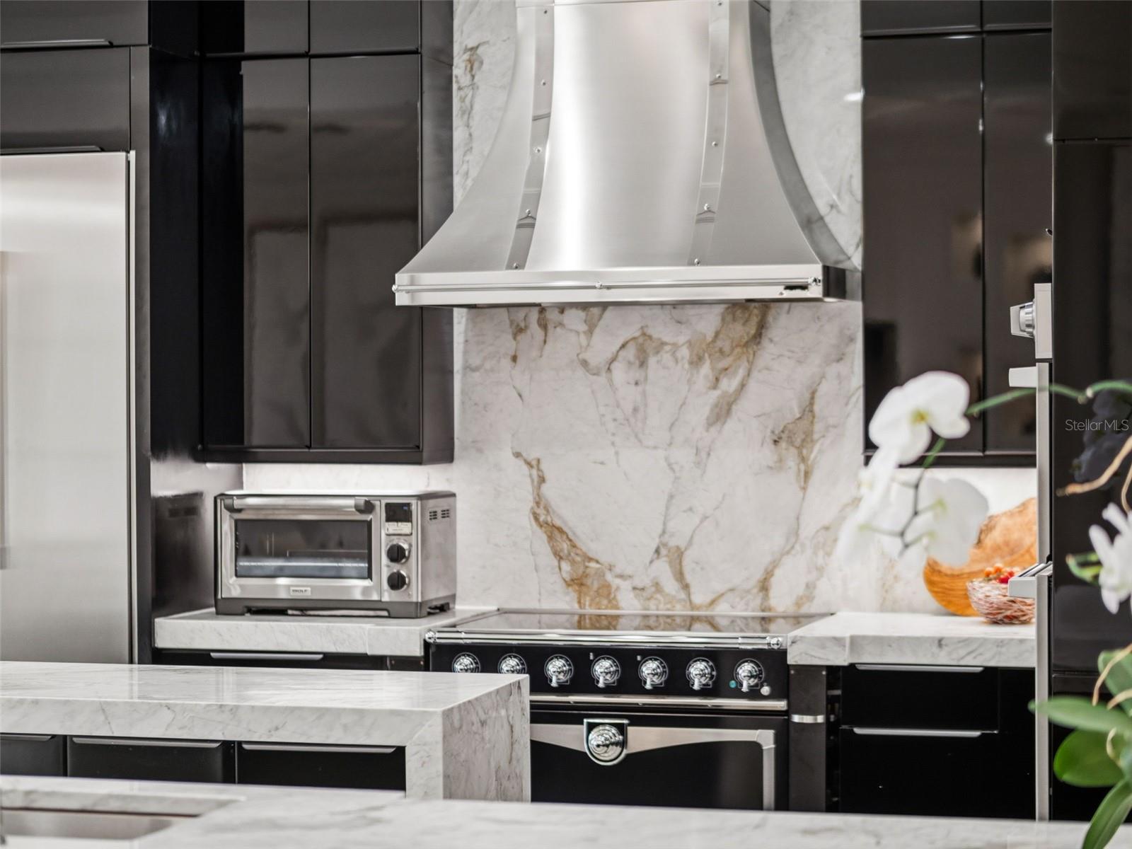 COACH HOMES/KENSINGTON SHORES - Residential