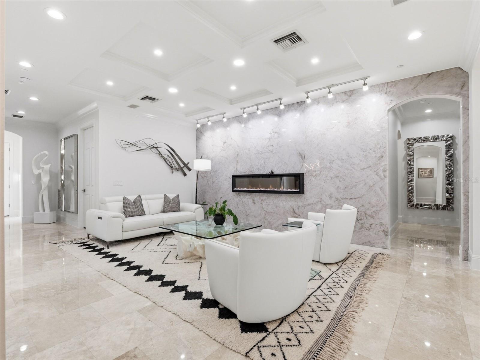 COACH HOMES/KENSINGTON SHORES - Residential