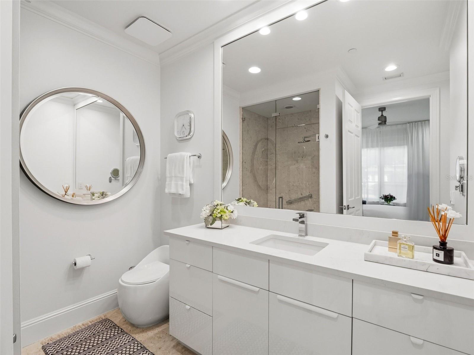 COACH HOMES/KENSINGTON SHORES - Residential