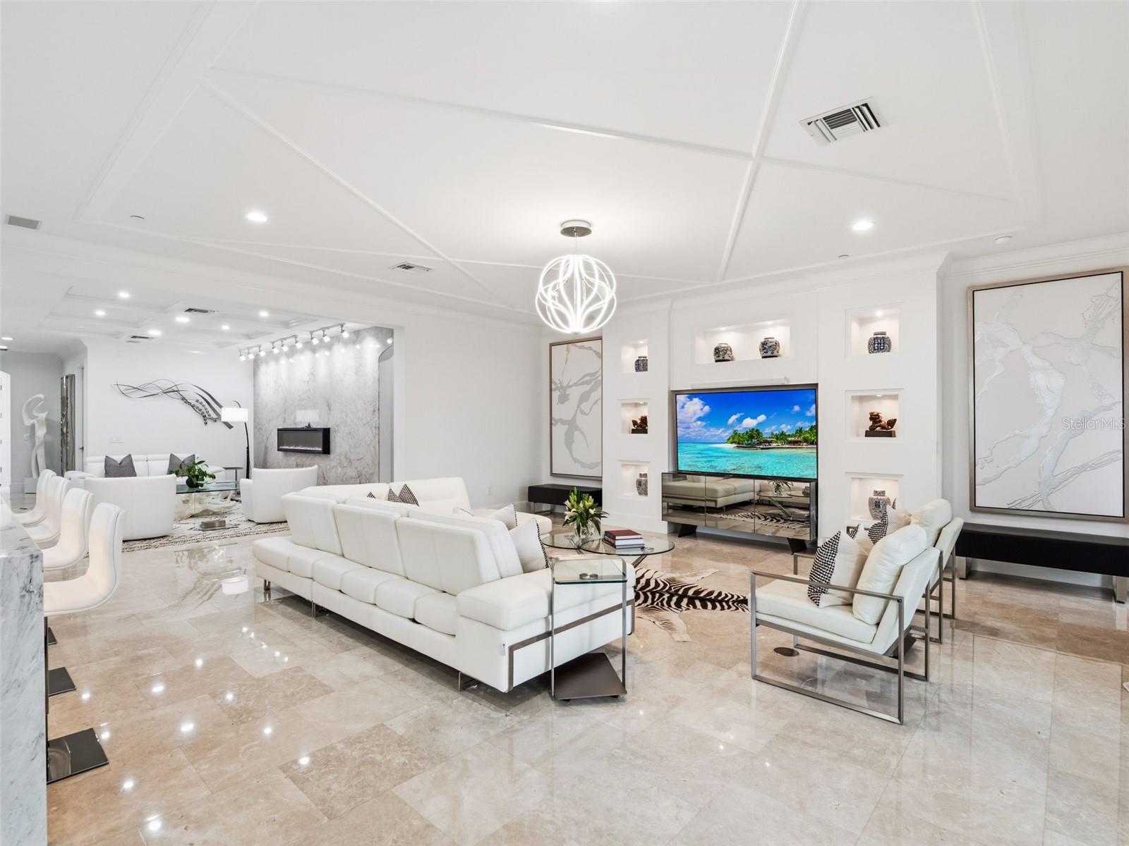 COACH HOMES/KENSINGTON SHORES - Residential