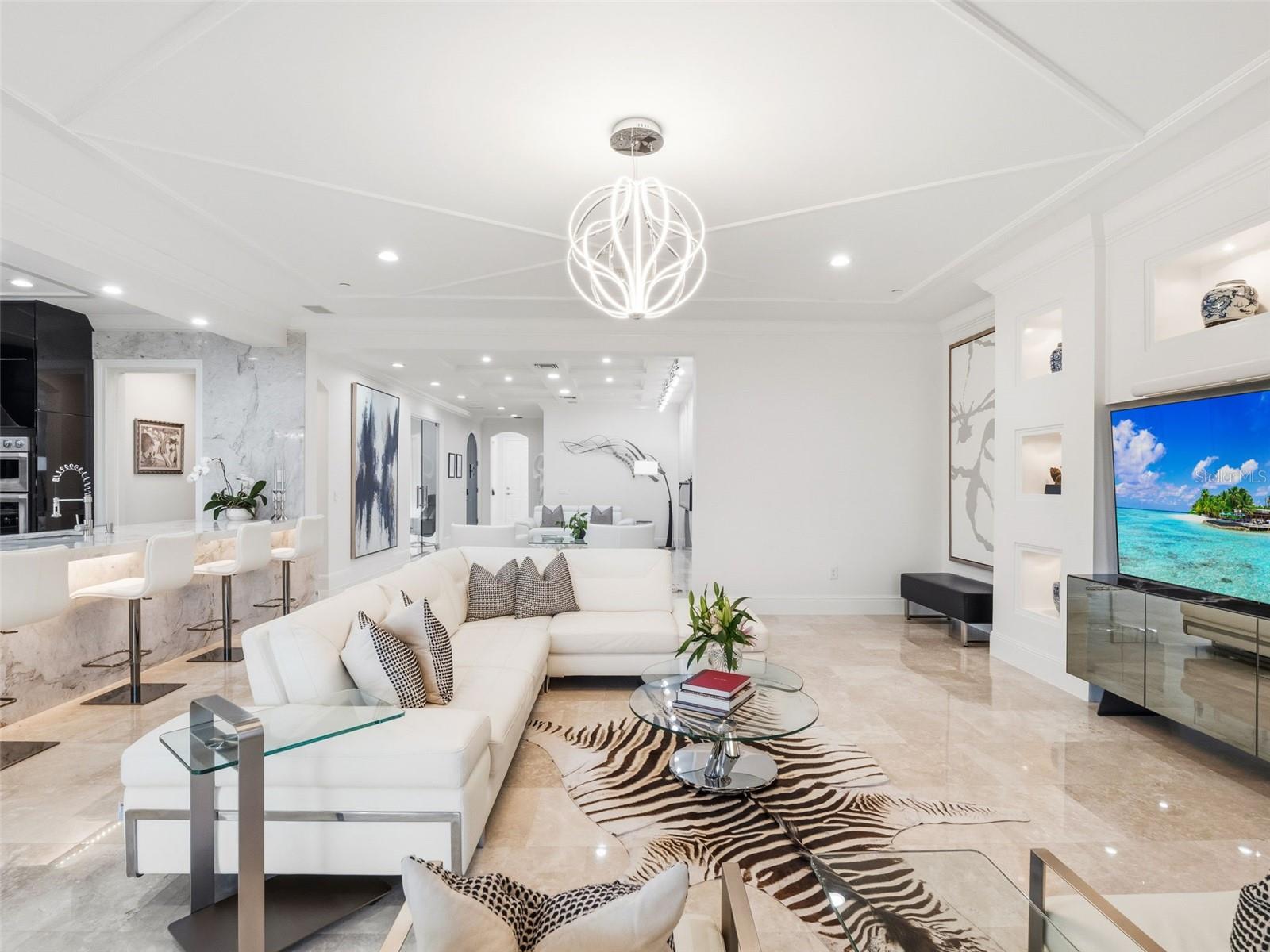 COACH HOMES/KENSINGTON SHORES - Residential