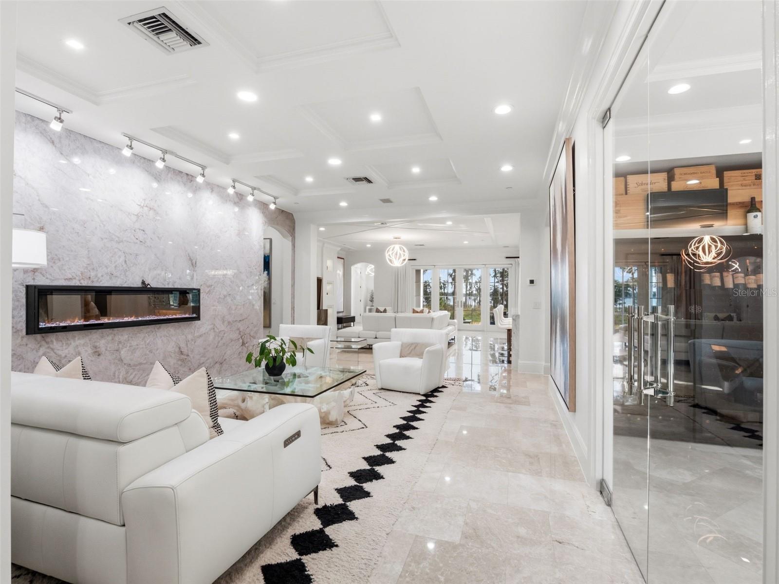 COACH HOMES/KENSINGTON SHORES - Residential