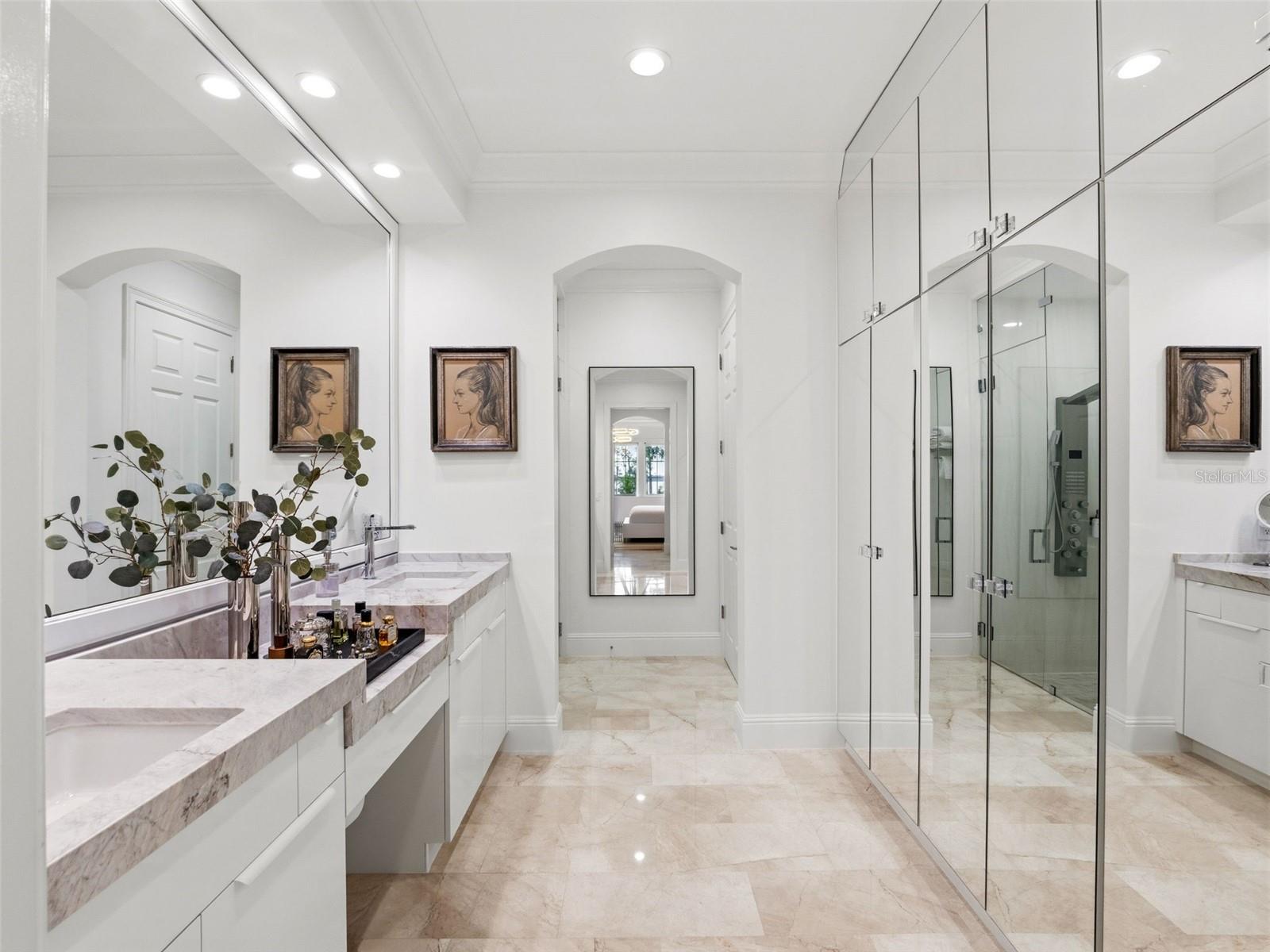 COACH HOMES/KENSINGTON SHORES - Residential