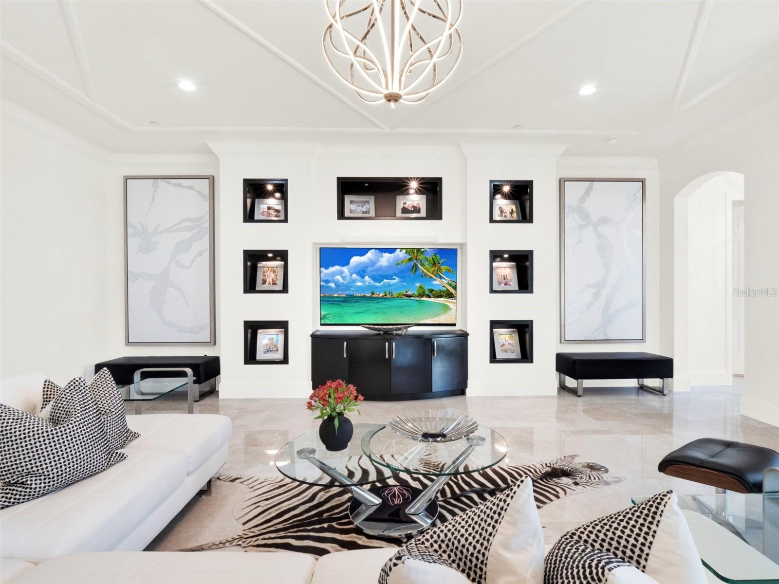 COACH HOMES/KENSINGTON SHORES - Residential
