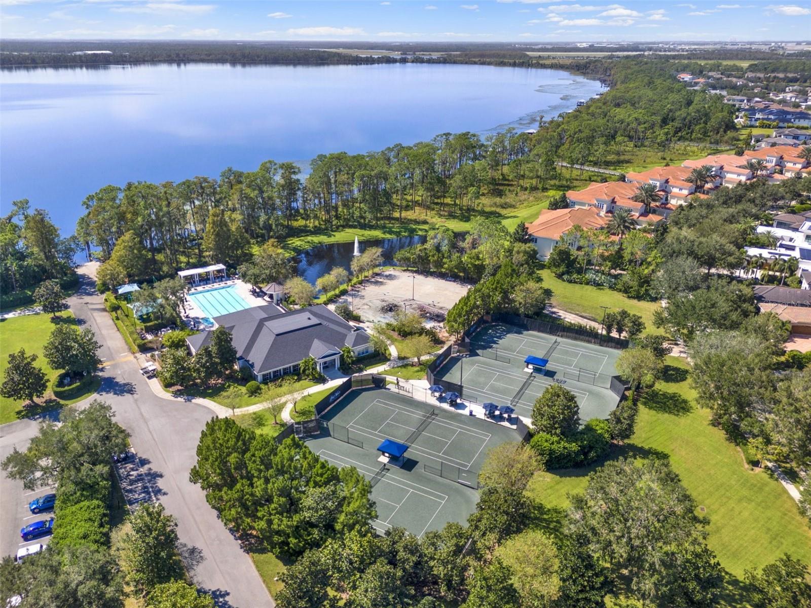 COACH HOMES/KENSINGTON SHORES - Residential