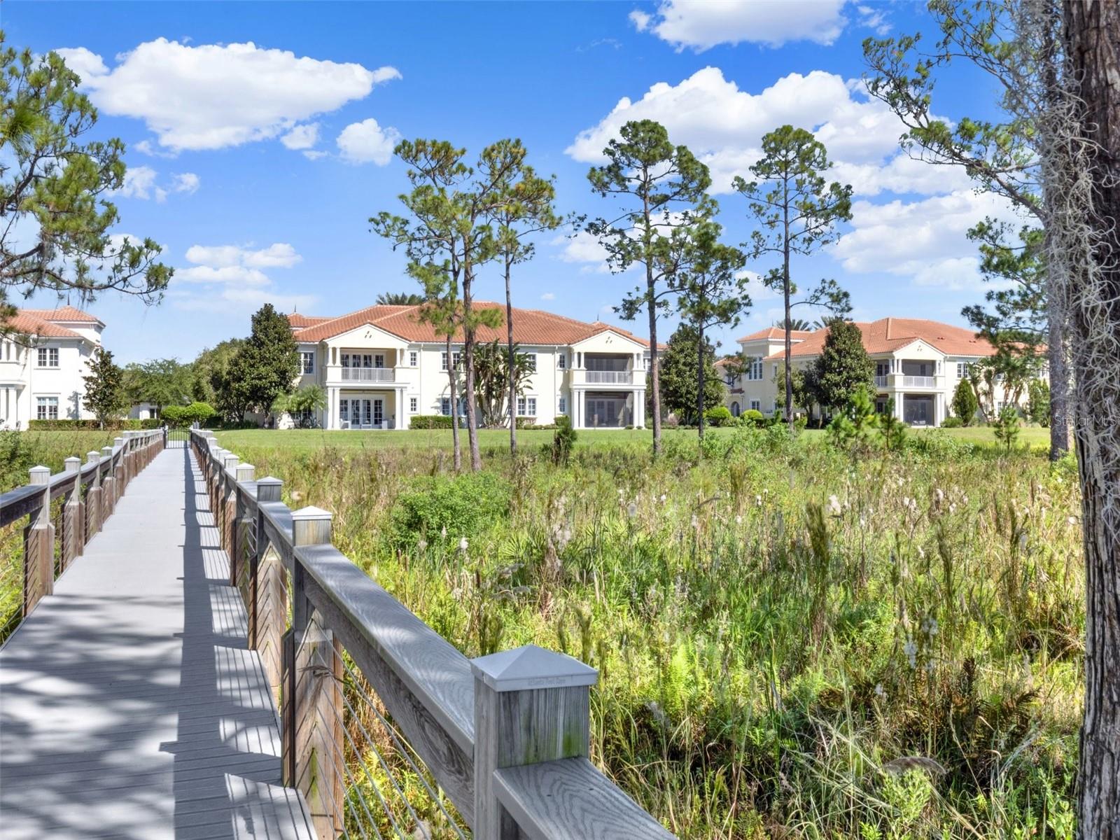 COACH HOMES/KENSINGTON SHORES - Residential