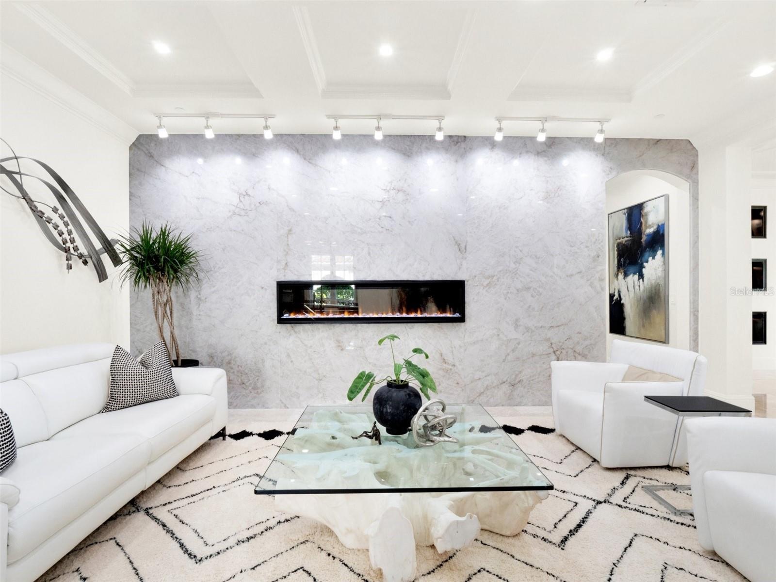 COACH HOMES/KENSINGTON SHORES - Residential