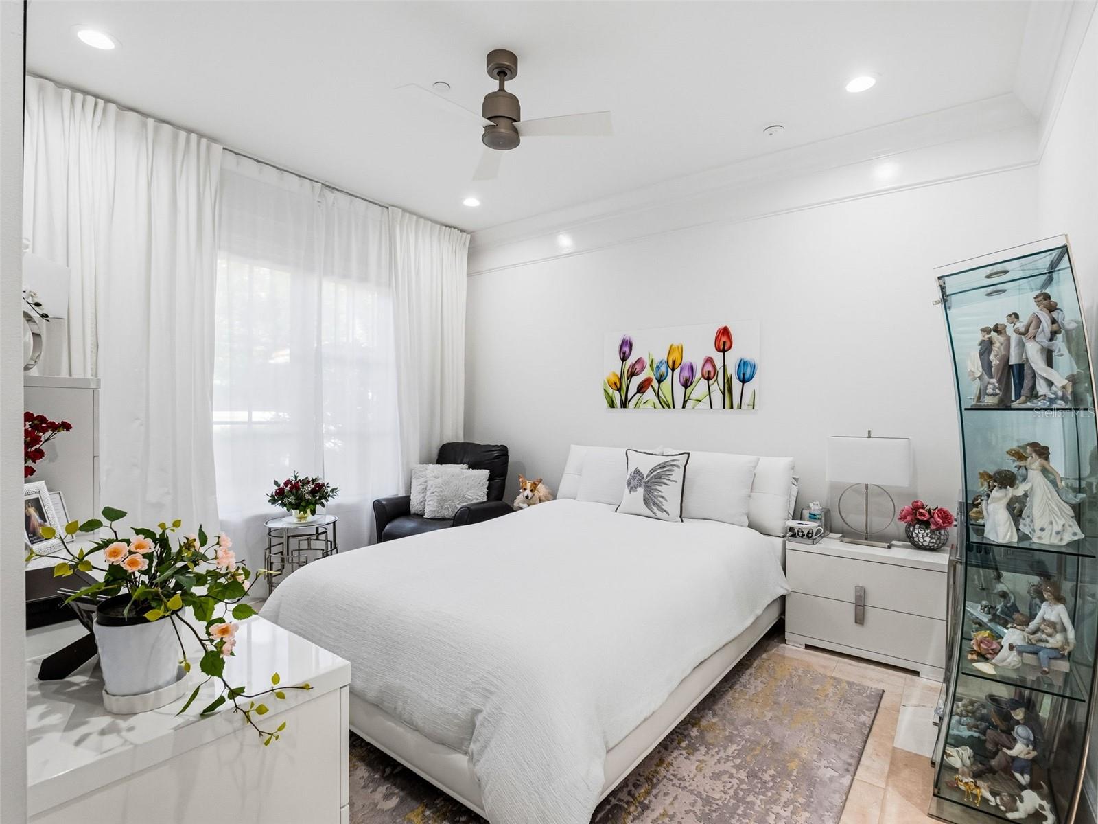 COACH HOMES/KENSINGTON SHORES - Residential