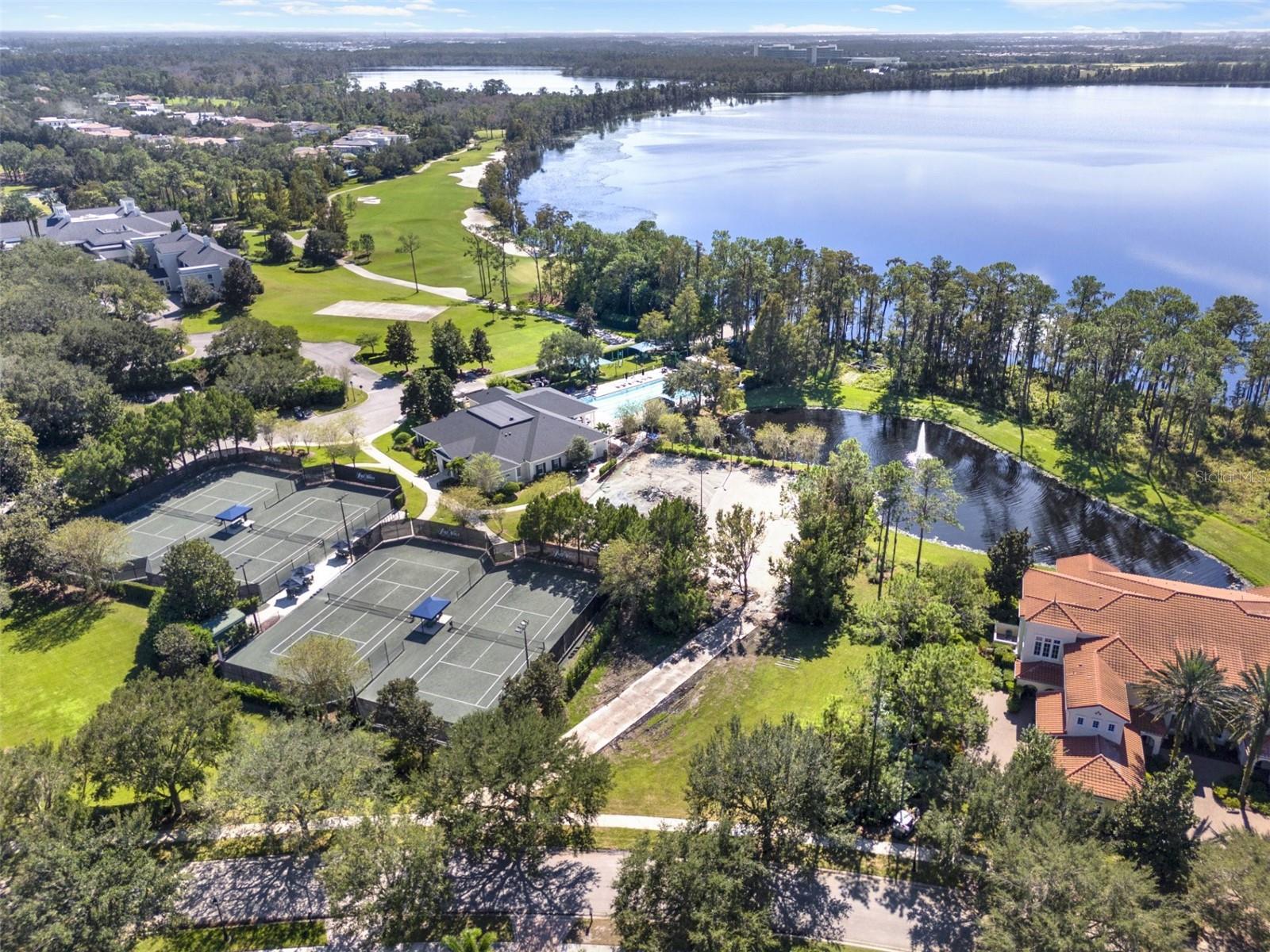 COACH HOMES/KENSINGTON SHORES - Residential