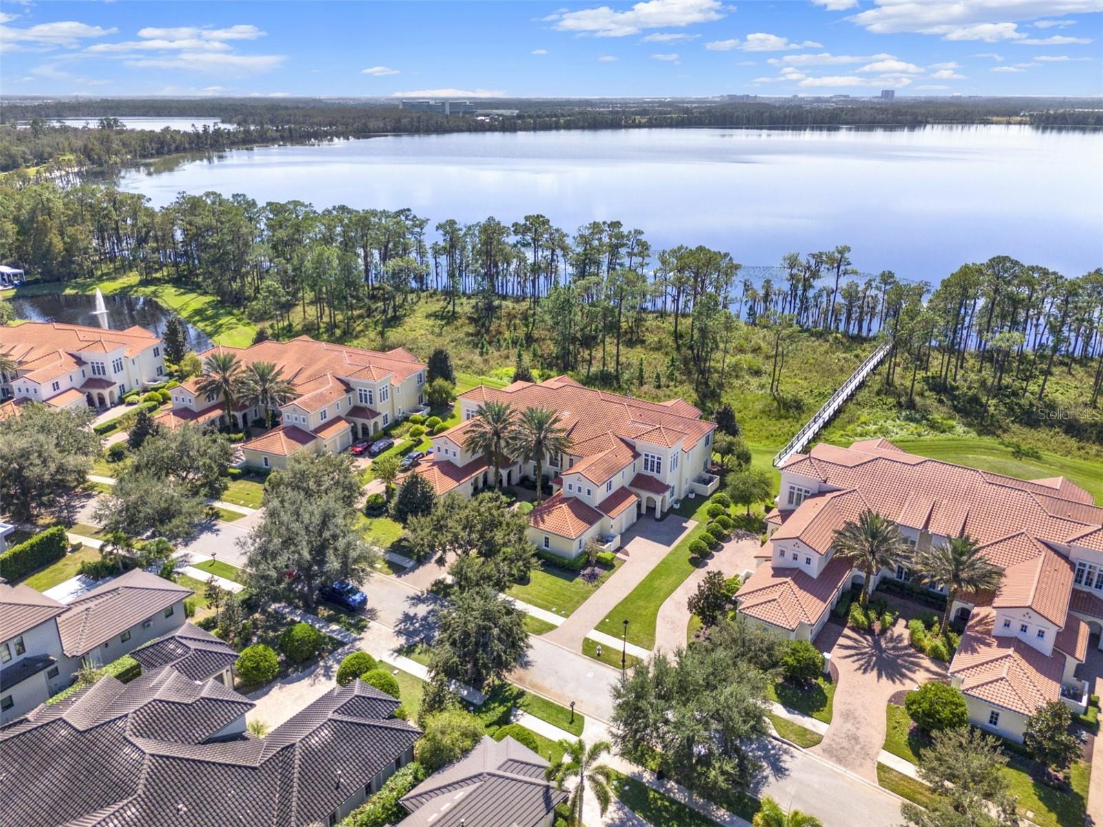 COACH HOMES/KENSINGTON SHORES - Residential