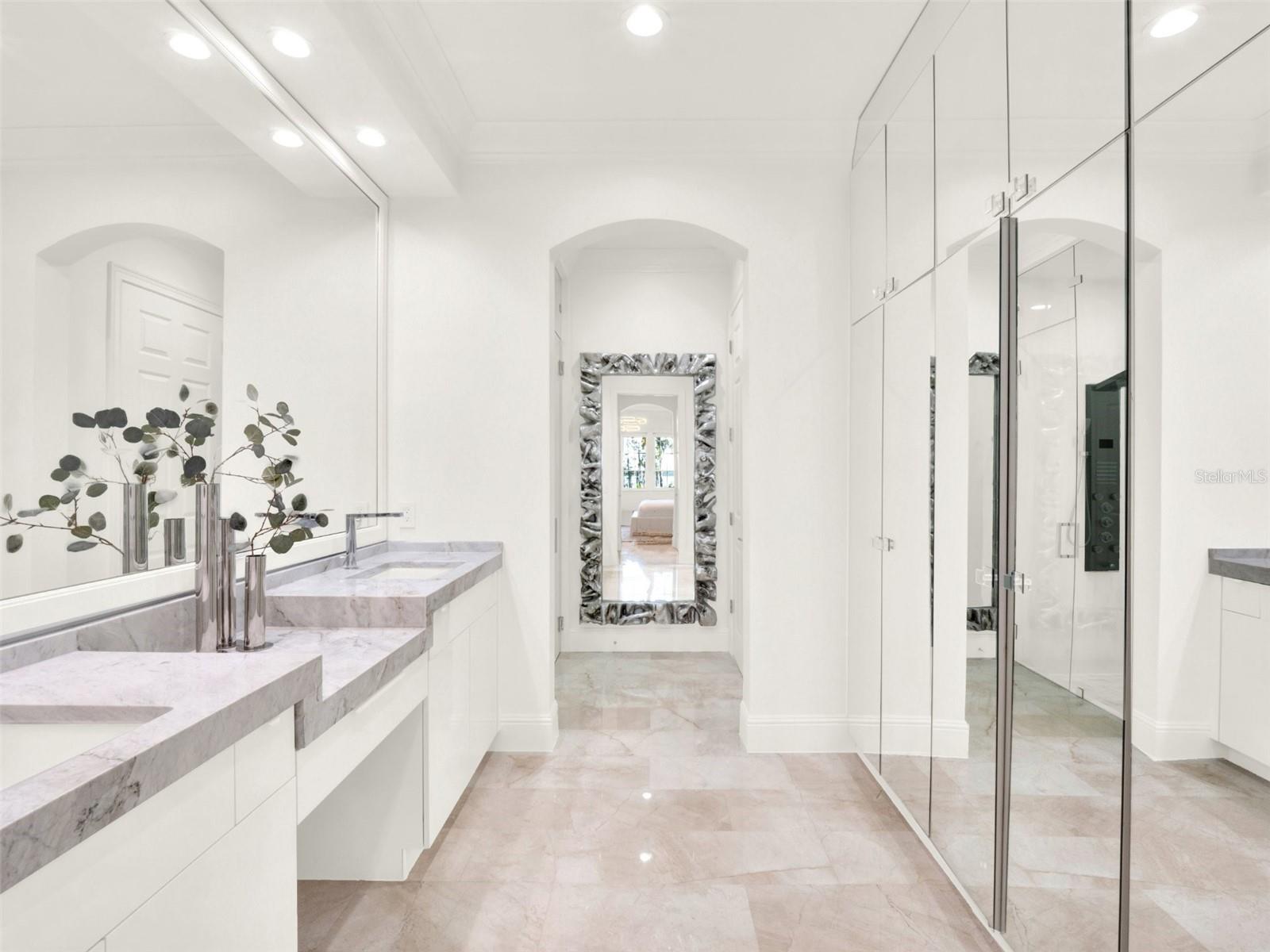 COACH HOMES/KENSINGTON SHORES - Residential
