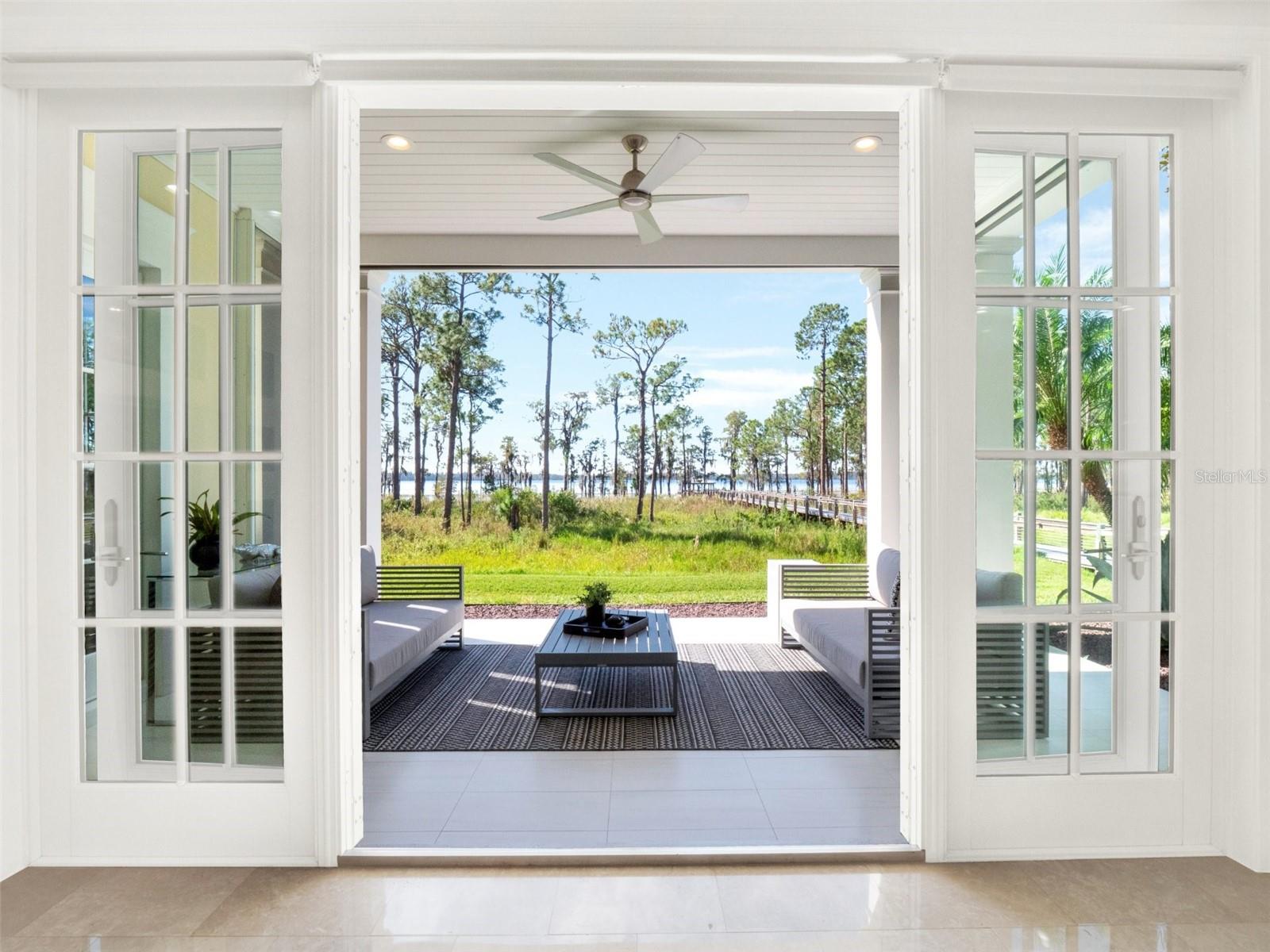 COACH HOMES/KENSINGTON SHORES - Residential