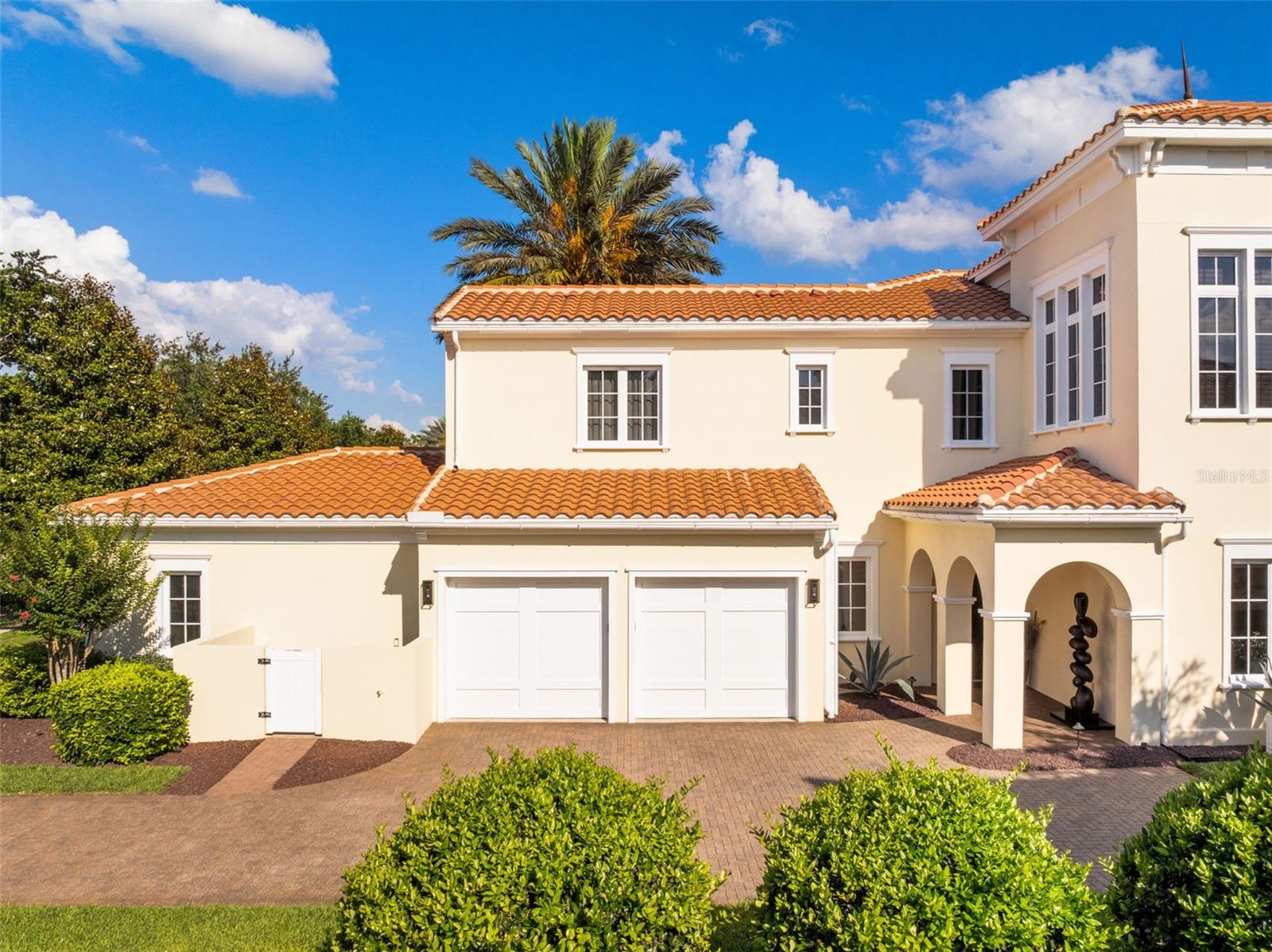 COACH HOMES/KENSINGTON SHORES - Residential