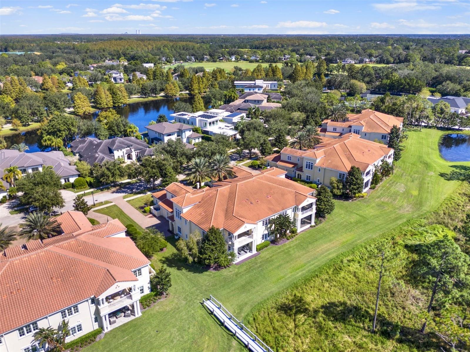COACH HOMES/KENSINGTON SHORES - Residential