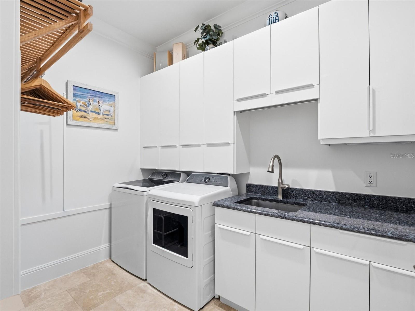 COACH HOMES/KENSINGTON SHORES - Residential