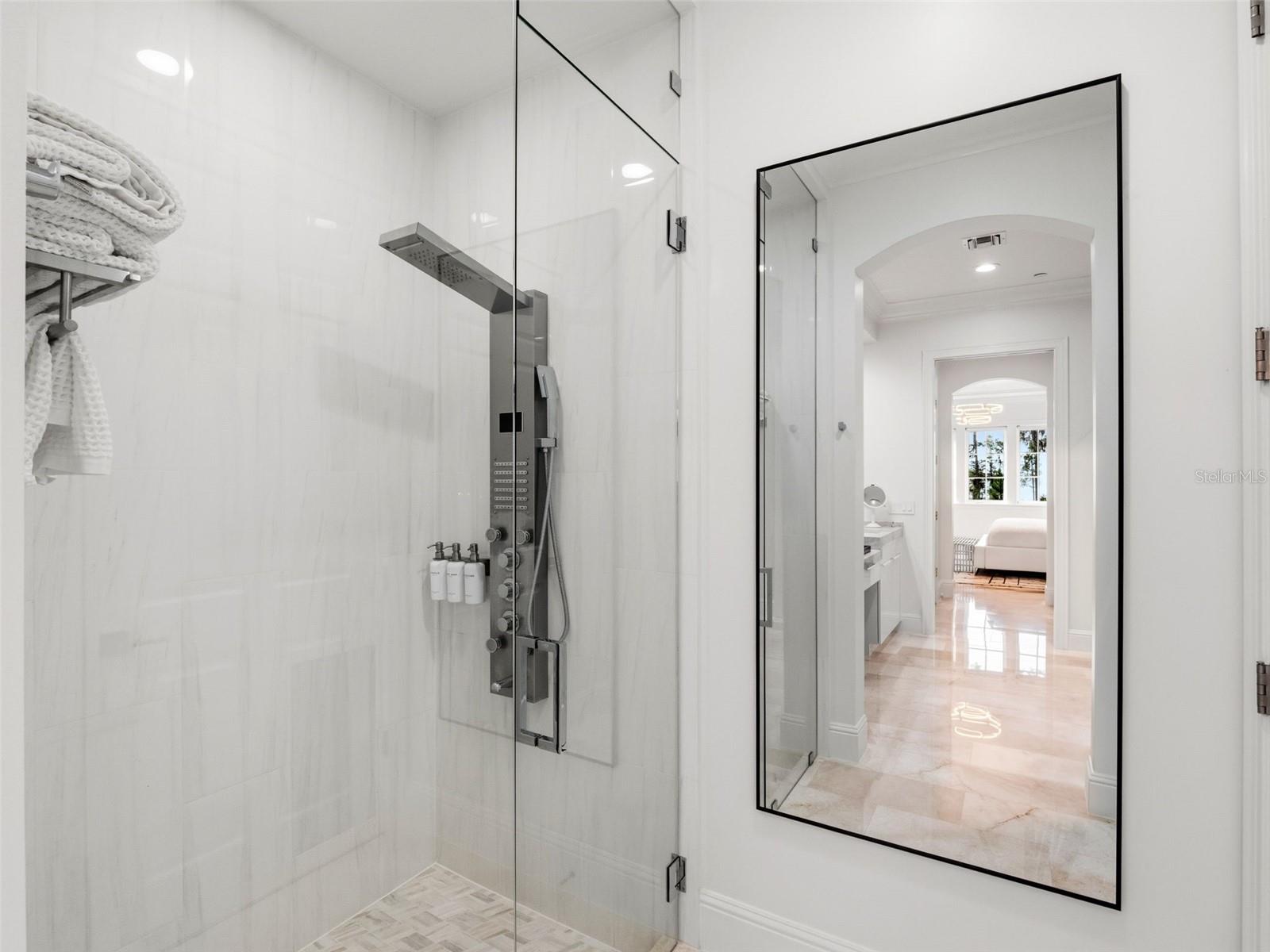 COACH HOMES/KENSINGTON SHORES - Residential