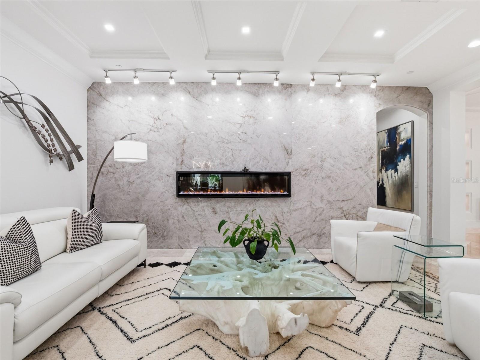 COACH HOMES/KENSINGTON SHORES - Residential