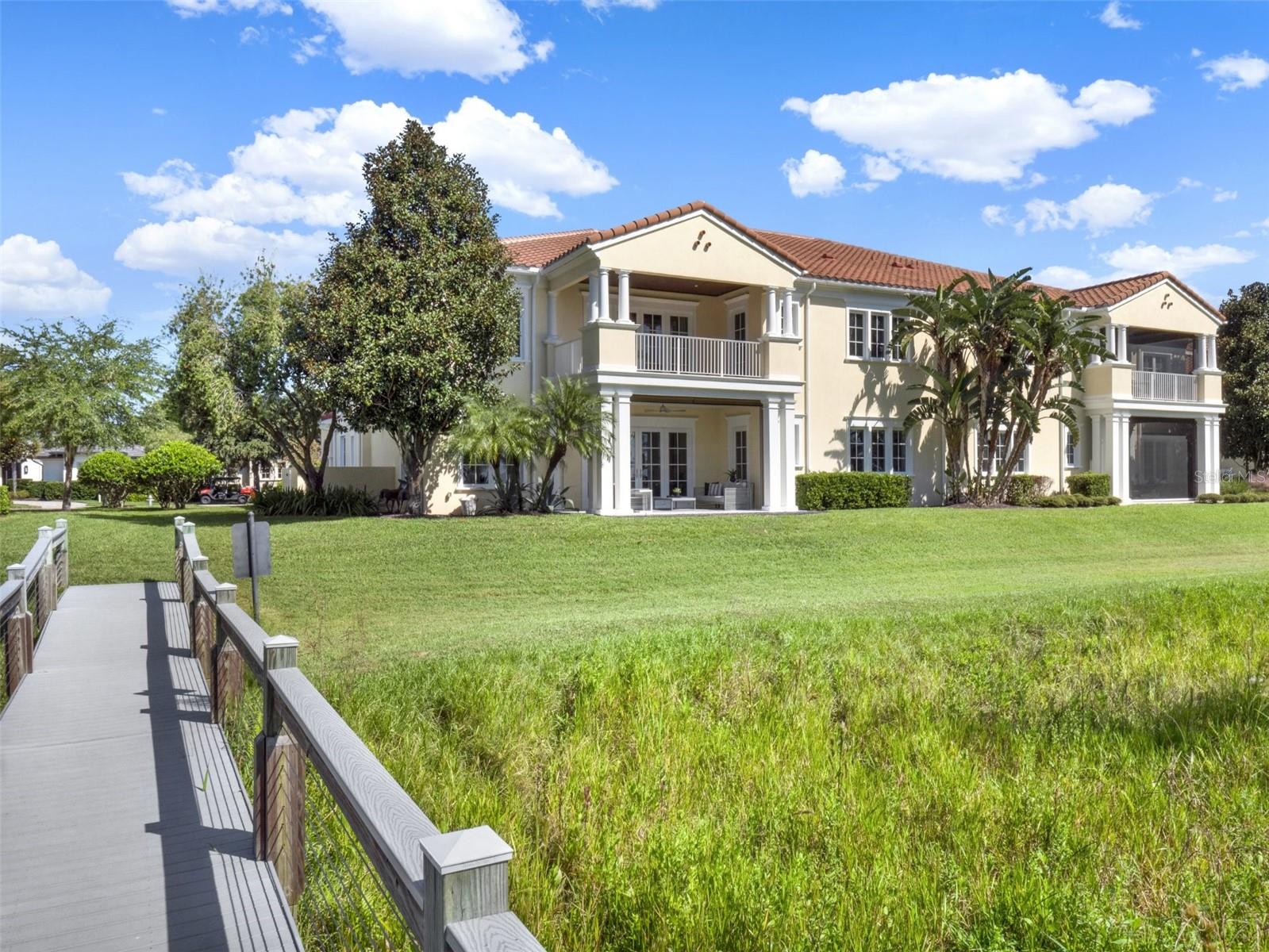 COACH HOMES/KENSINGTON SHORES - Residential