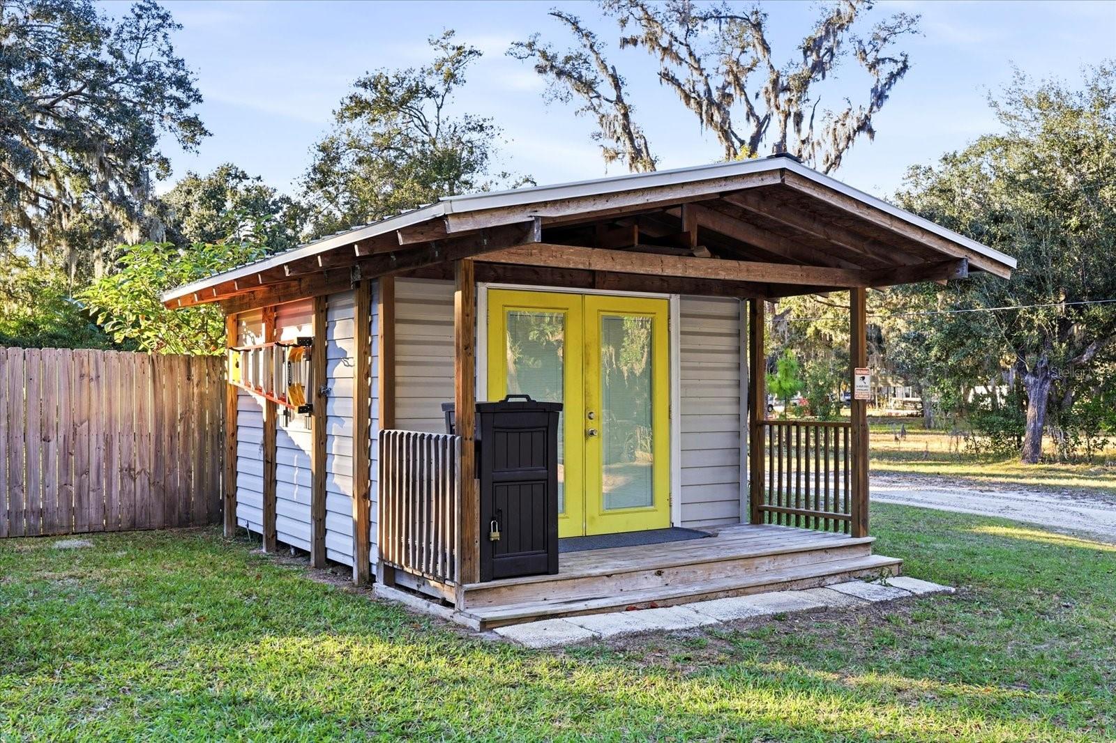 LAKESIDE ESTATES - Residential