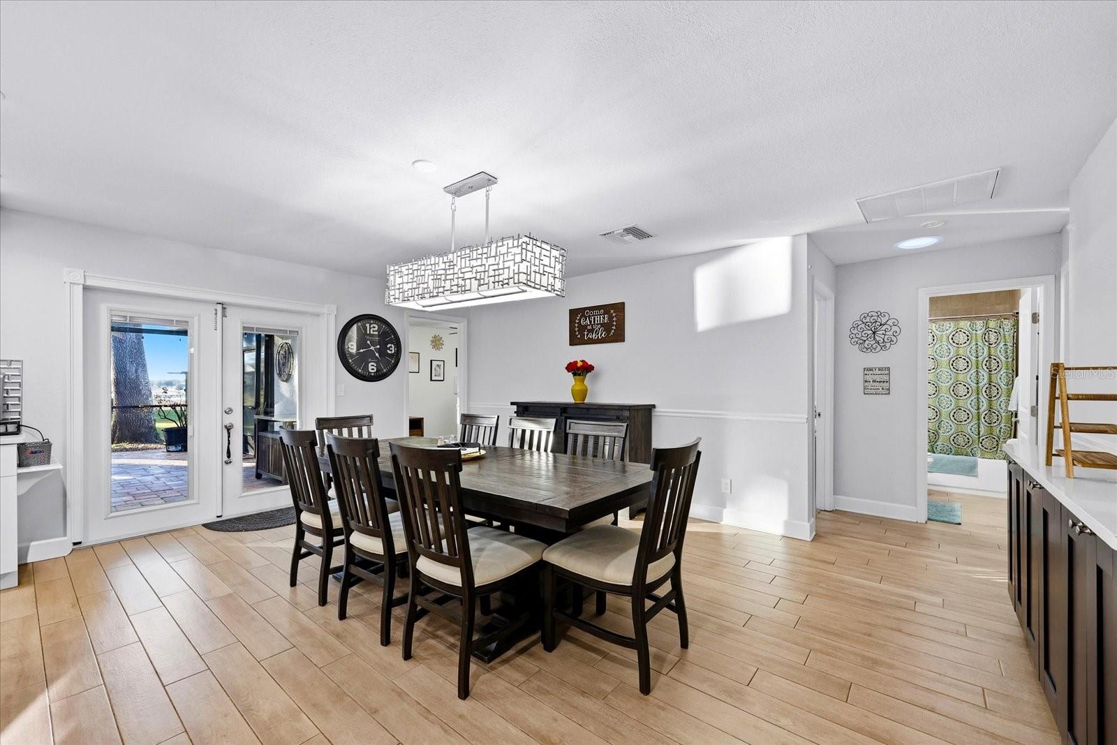 LAKESIDE ESTATES - Residential