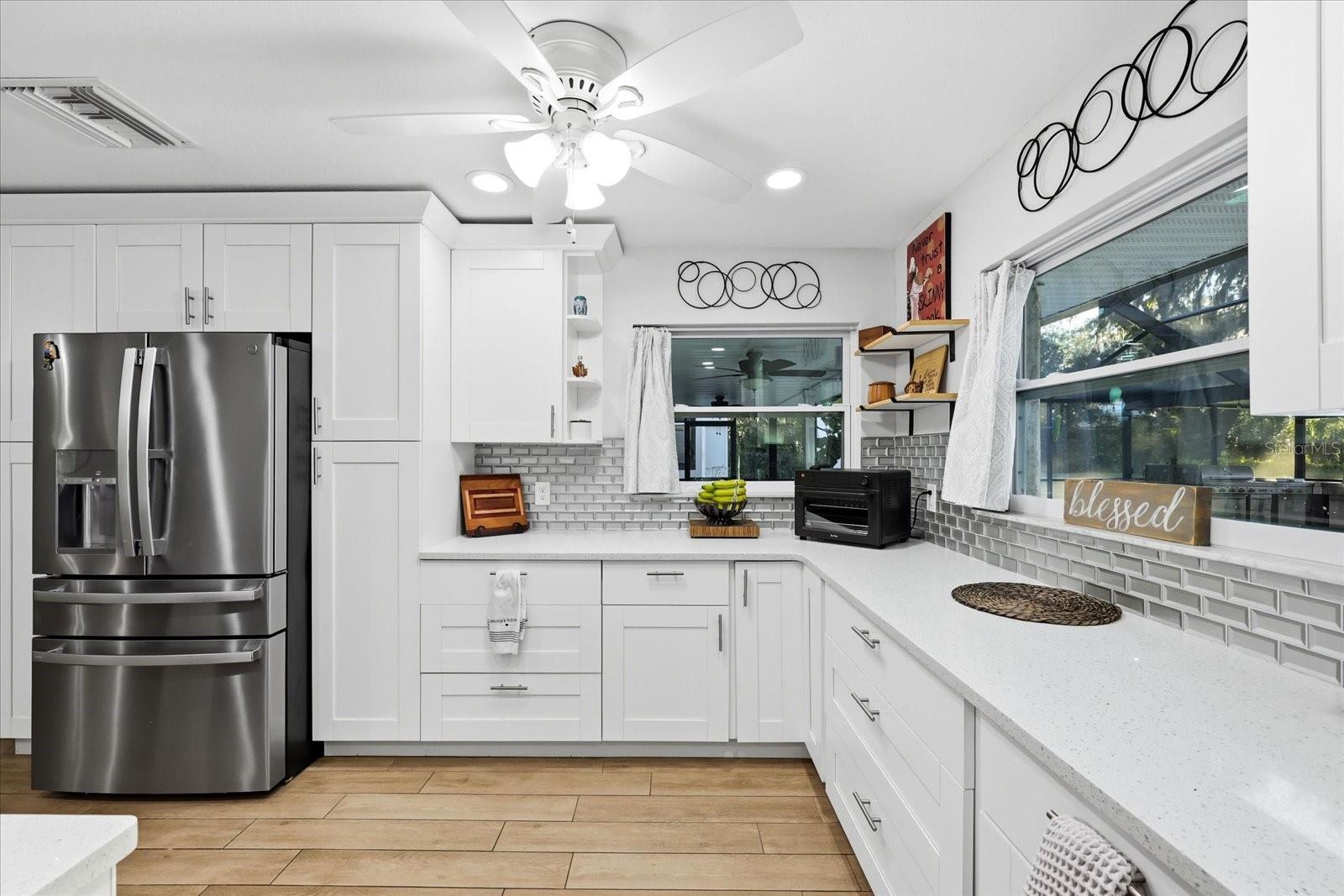 LAKESIDE ESTATES - Residential