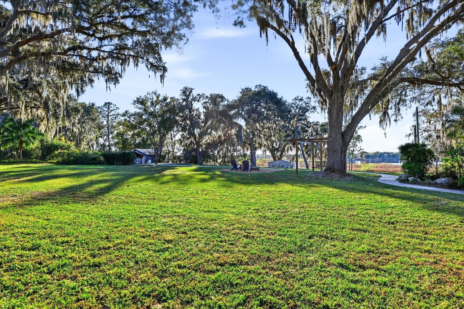 LAKESIDE ESTATES - Residential