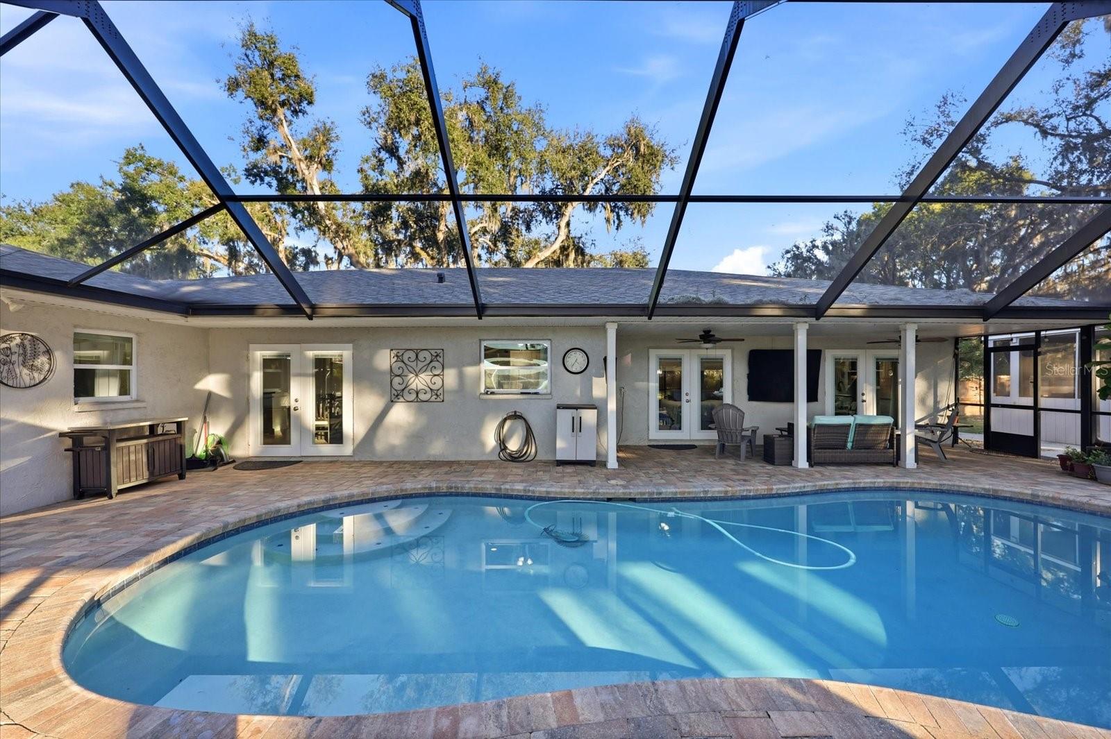 LAKESIDE ESTATES - Residential