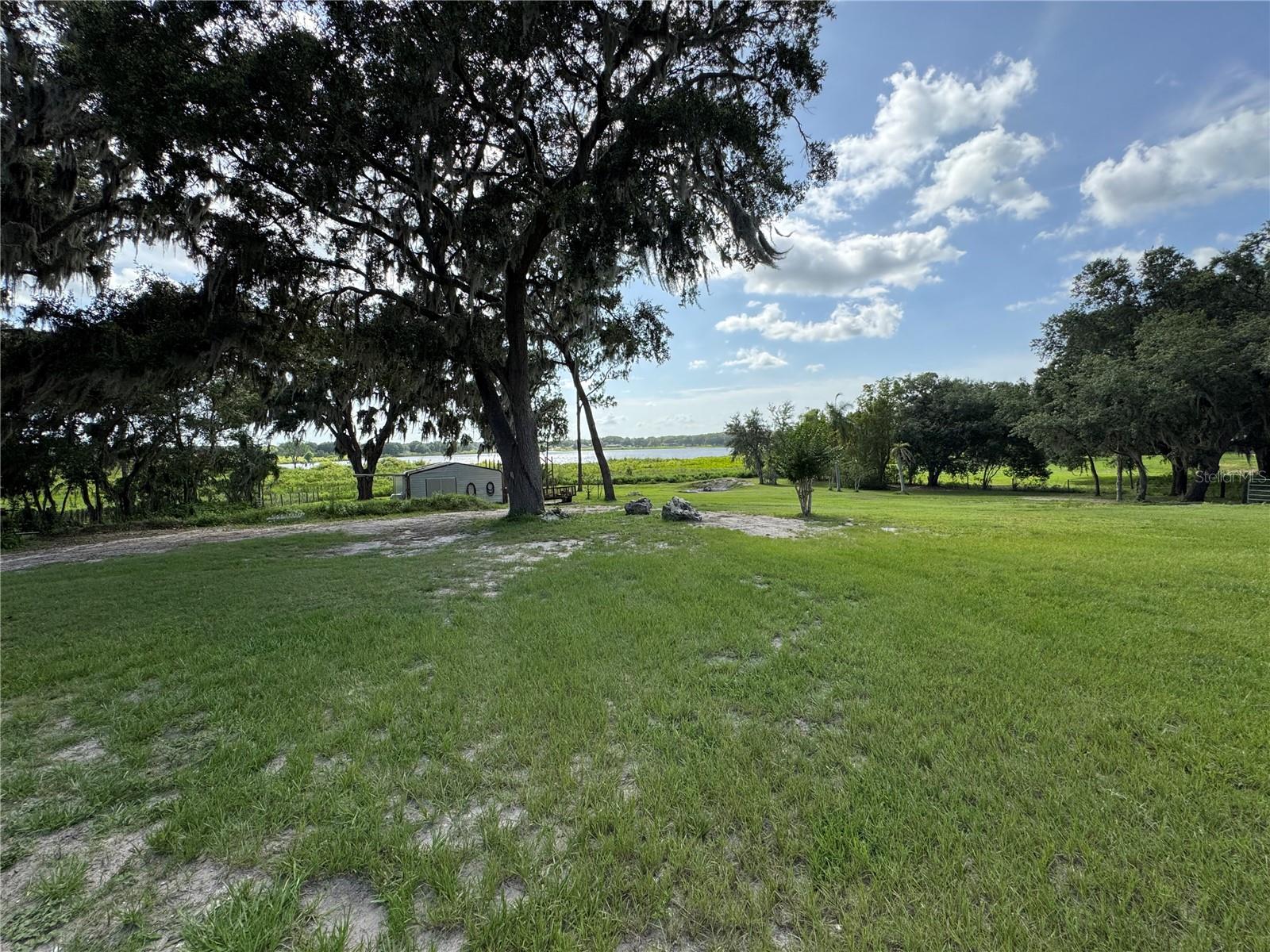 LAKESIDE ESTATES - Residential