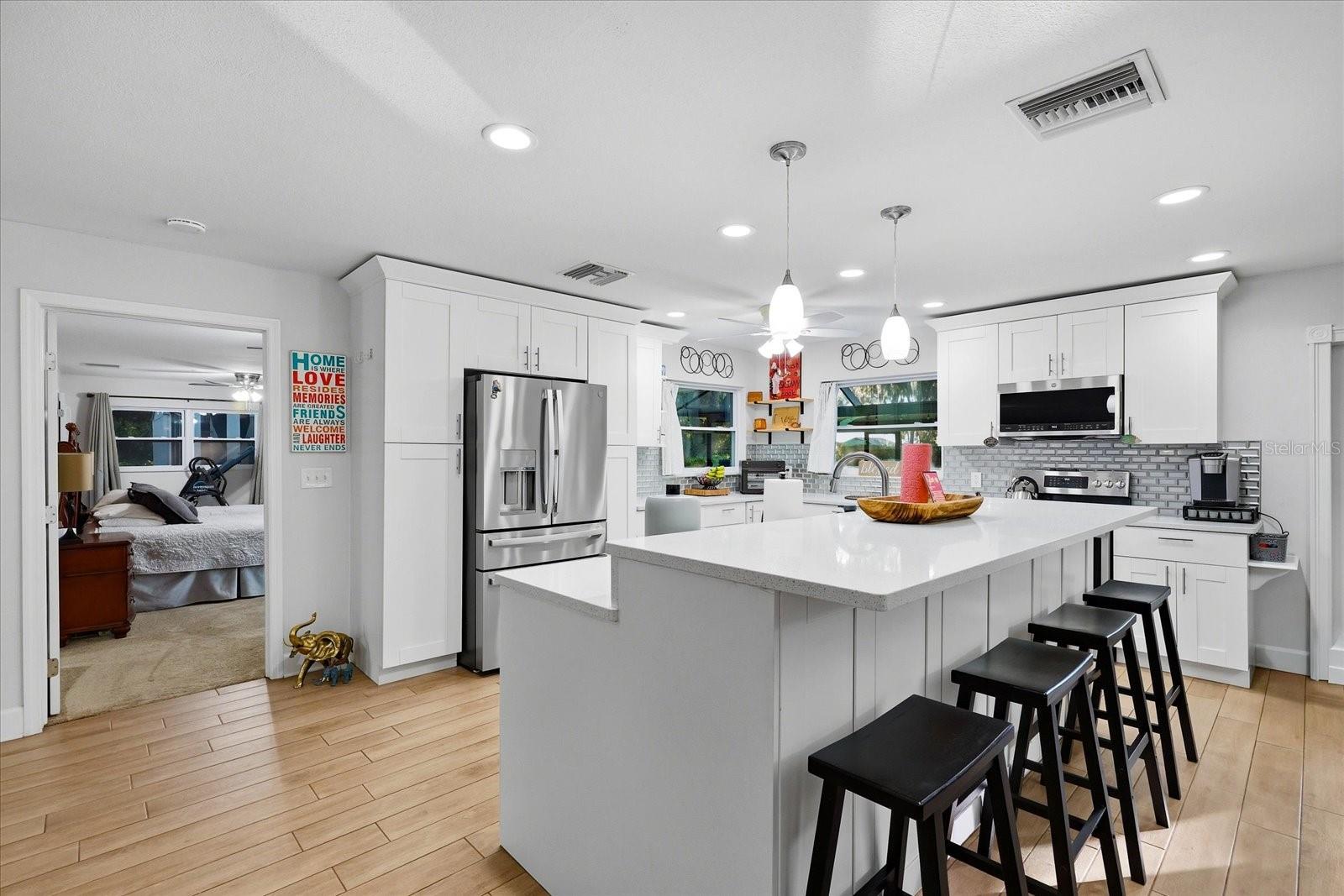 LAKESIDE ESTATES - Residential