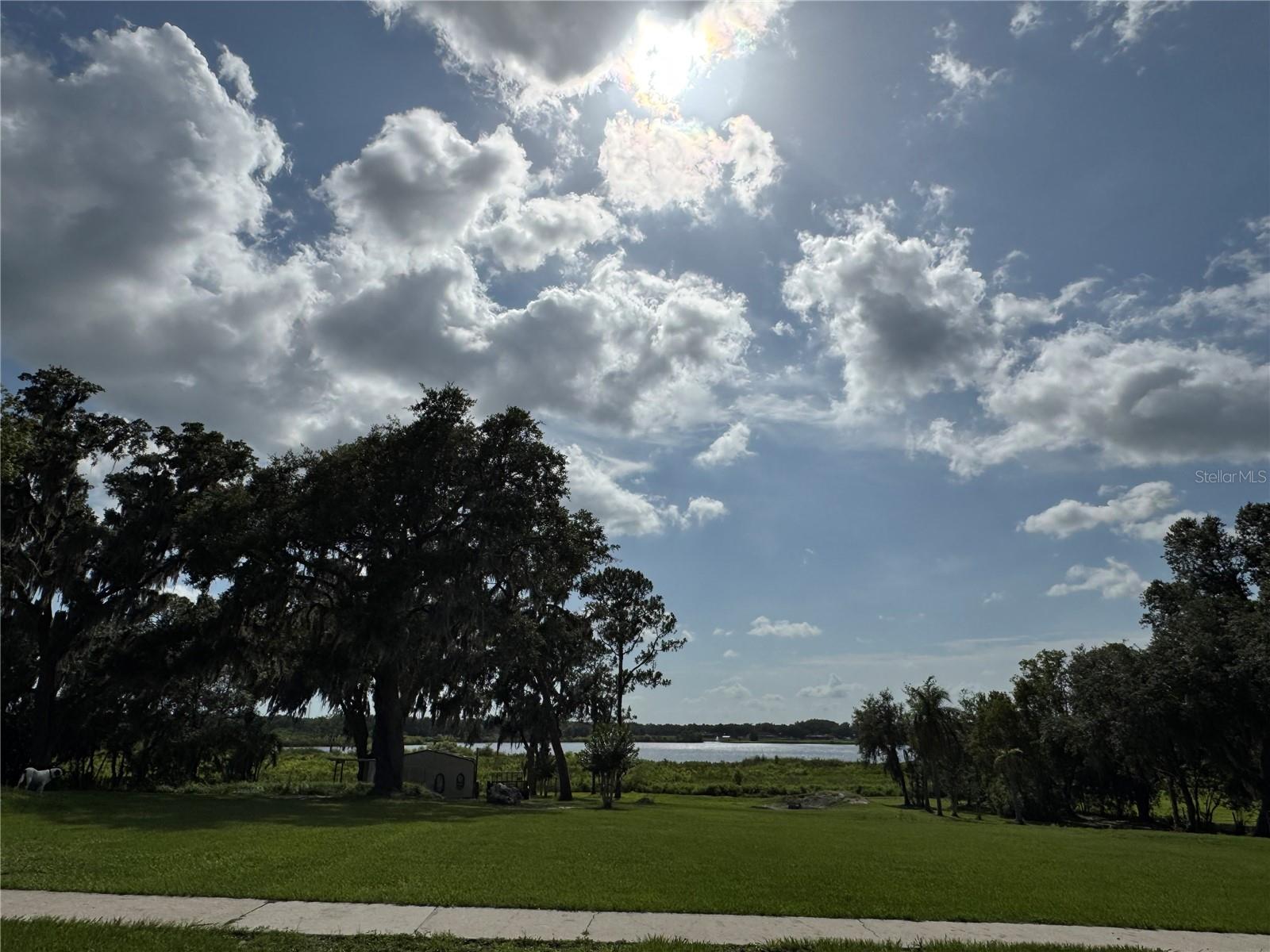 LAKESIDE ESTATES - Residential